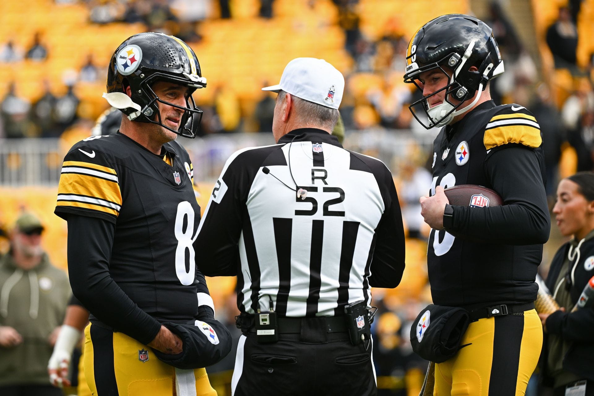 "So another season with old man": Steelers fans react as Aaron Rodgers plays with Will Howard at charity event amid team's QB uncertainty