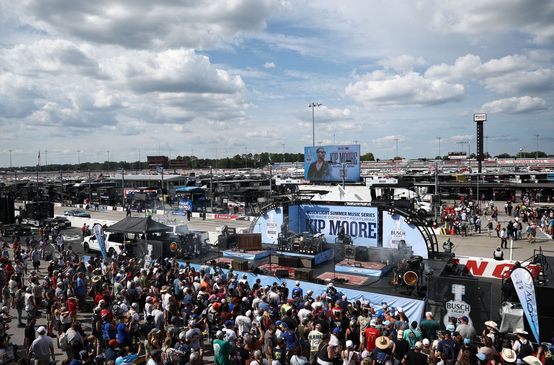 Kip Moore during the 2025 Busch Light Summer Music Series, Darlington. Source: Getty