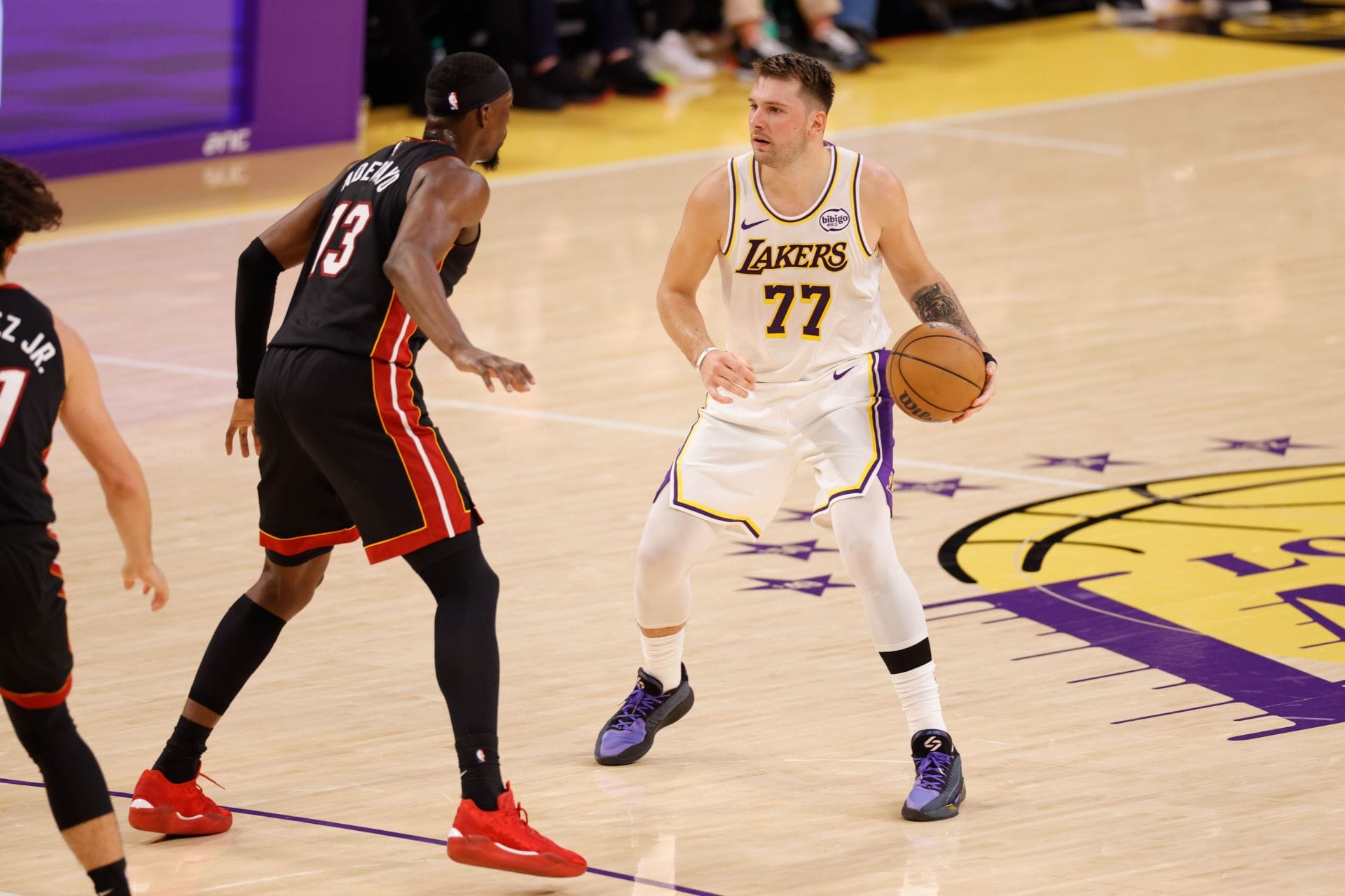 LA Lakers vs Miami Heat Preview: Starting Lineups Tonight, Betting Tips and Game Prediction (Mar. 19) | 2025-26 NBA Season