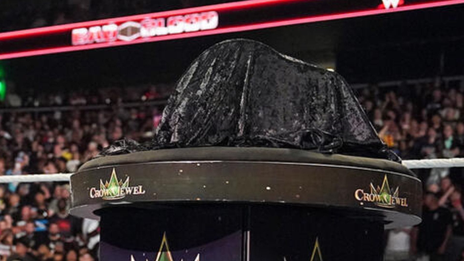 Women's Title match on WWE show ends after F5 outside the ring