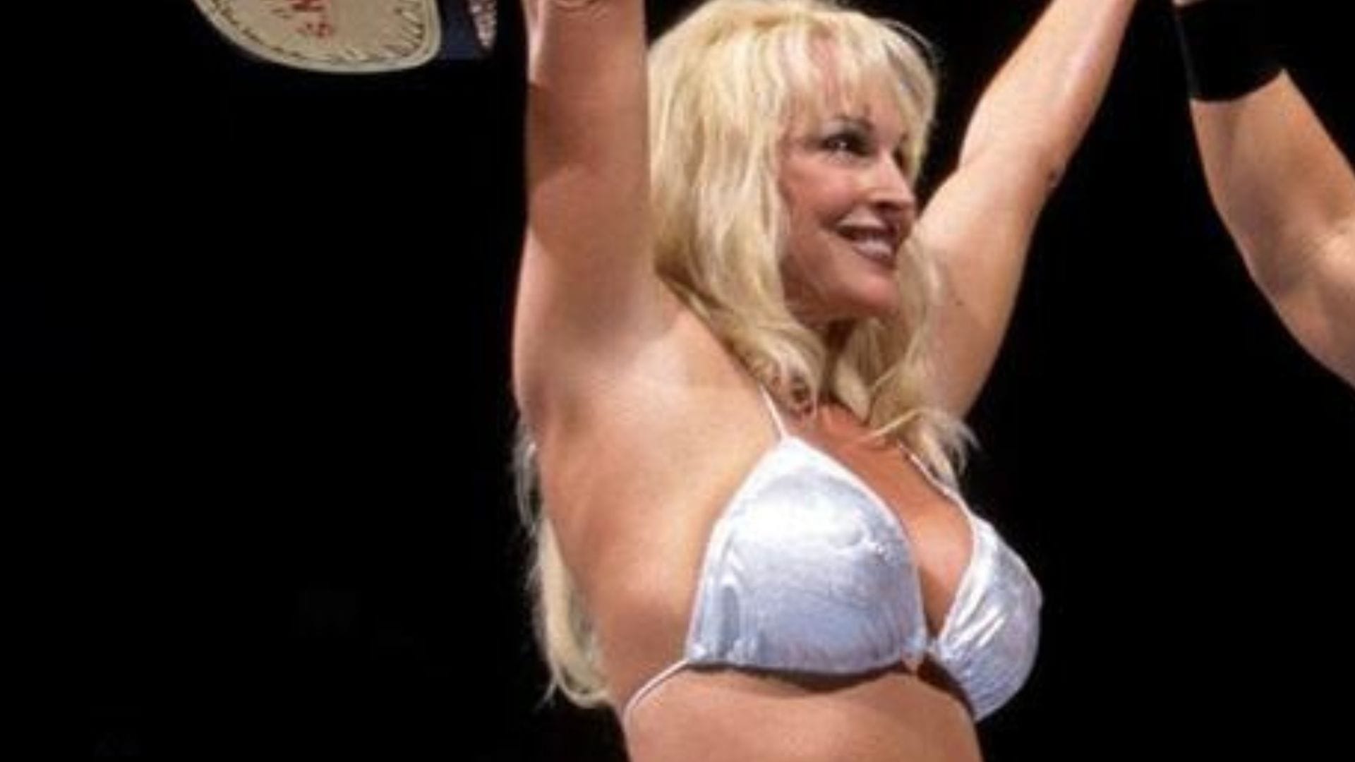 Former WWE Women's Champion looks back at Bikini Contest with Sable