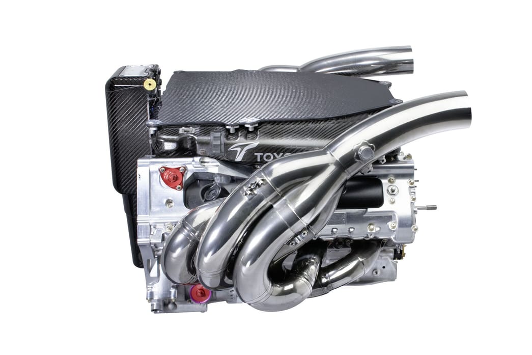 F1 manufacturers planning return to V8 engines as 2026 PUs stay at ...