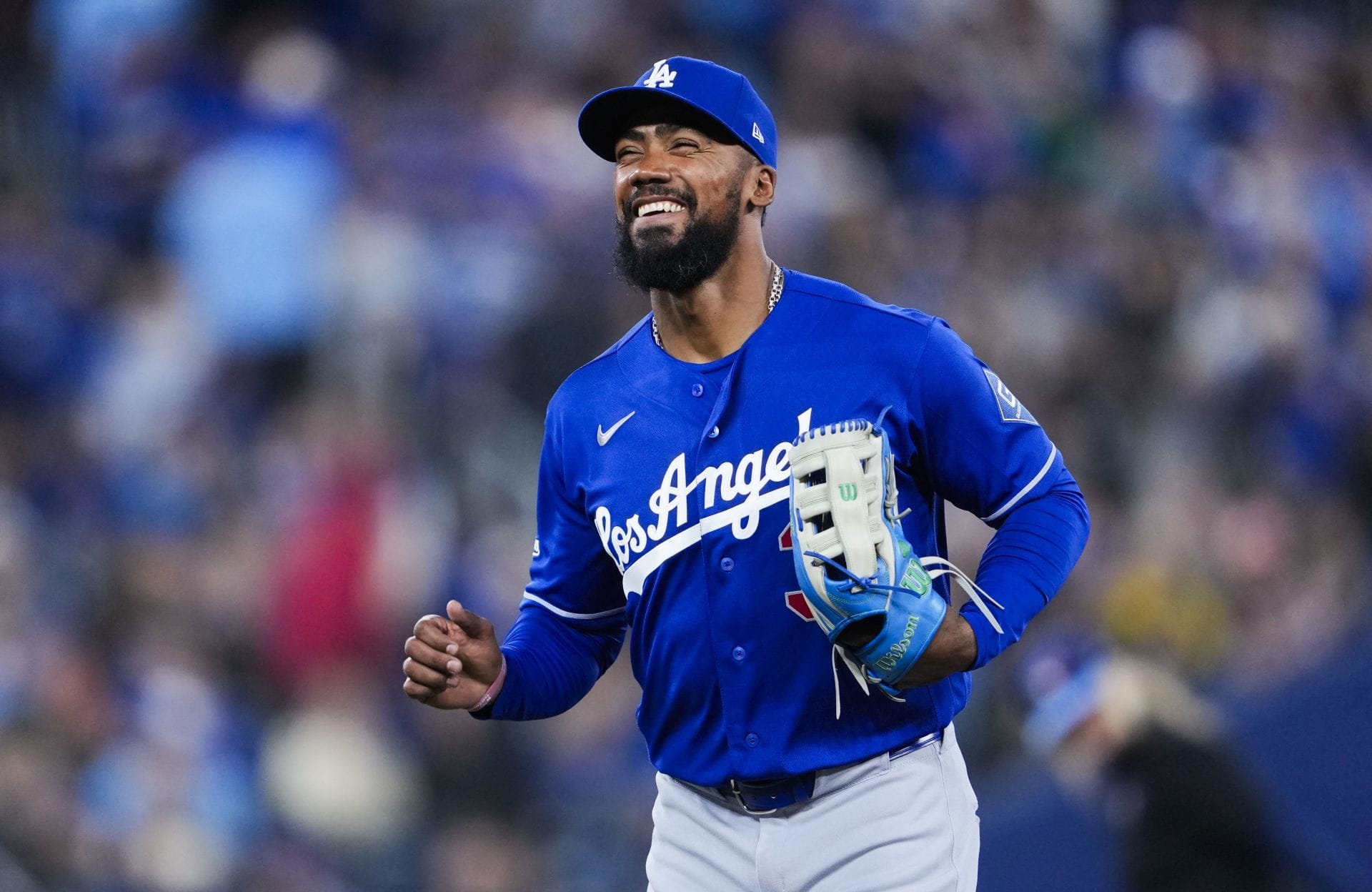 Teoscar Hernandez's incredibly sweet gesture to son with autism revealed after Dodgers star's new look in 2026