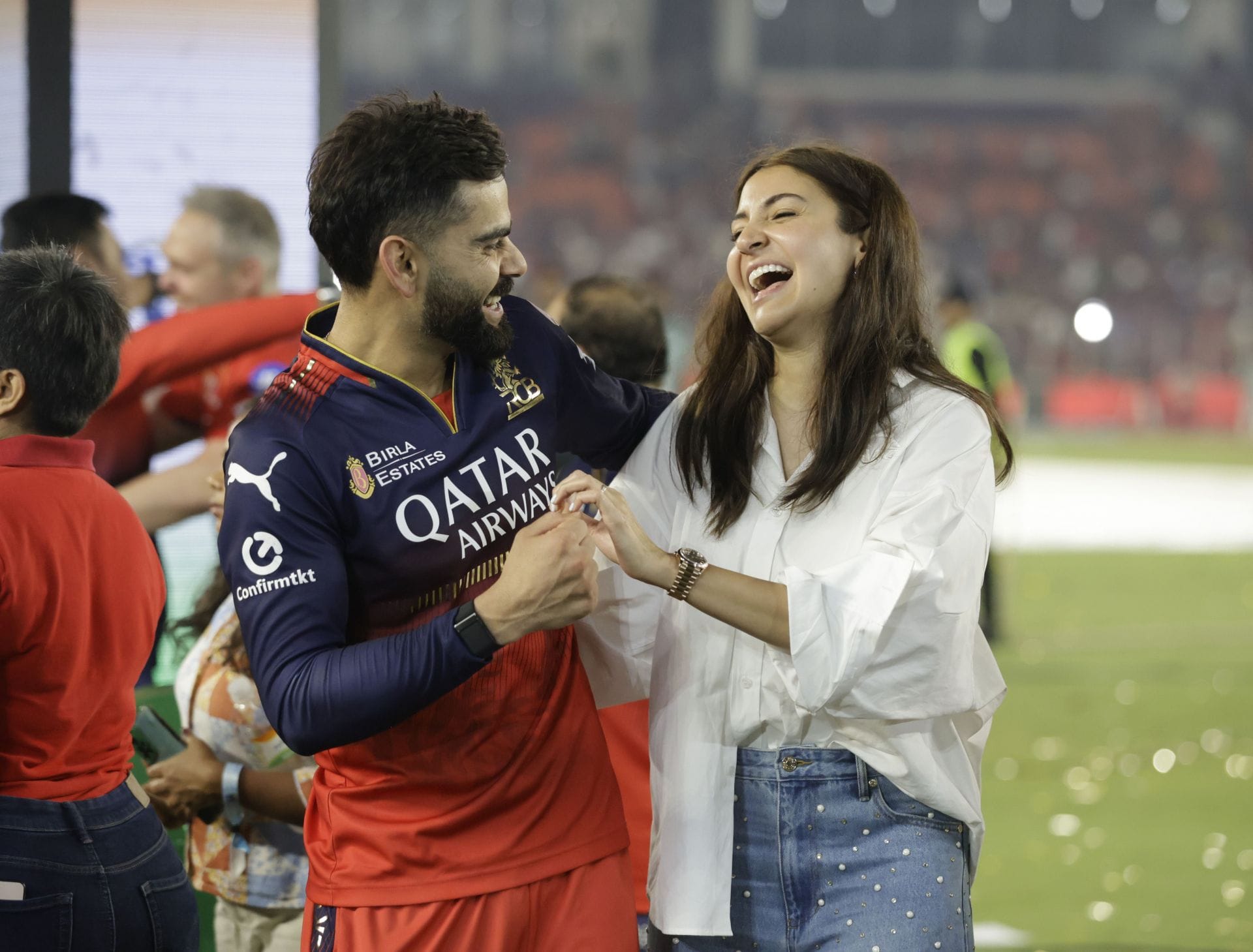 Virat Kohli & Anushka Sharma visit Premanand Ji Maharaj amid IPL 2026 [In Pictures]
