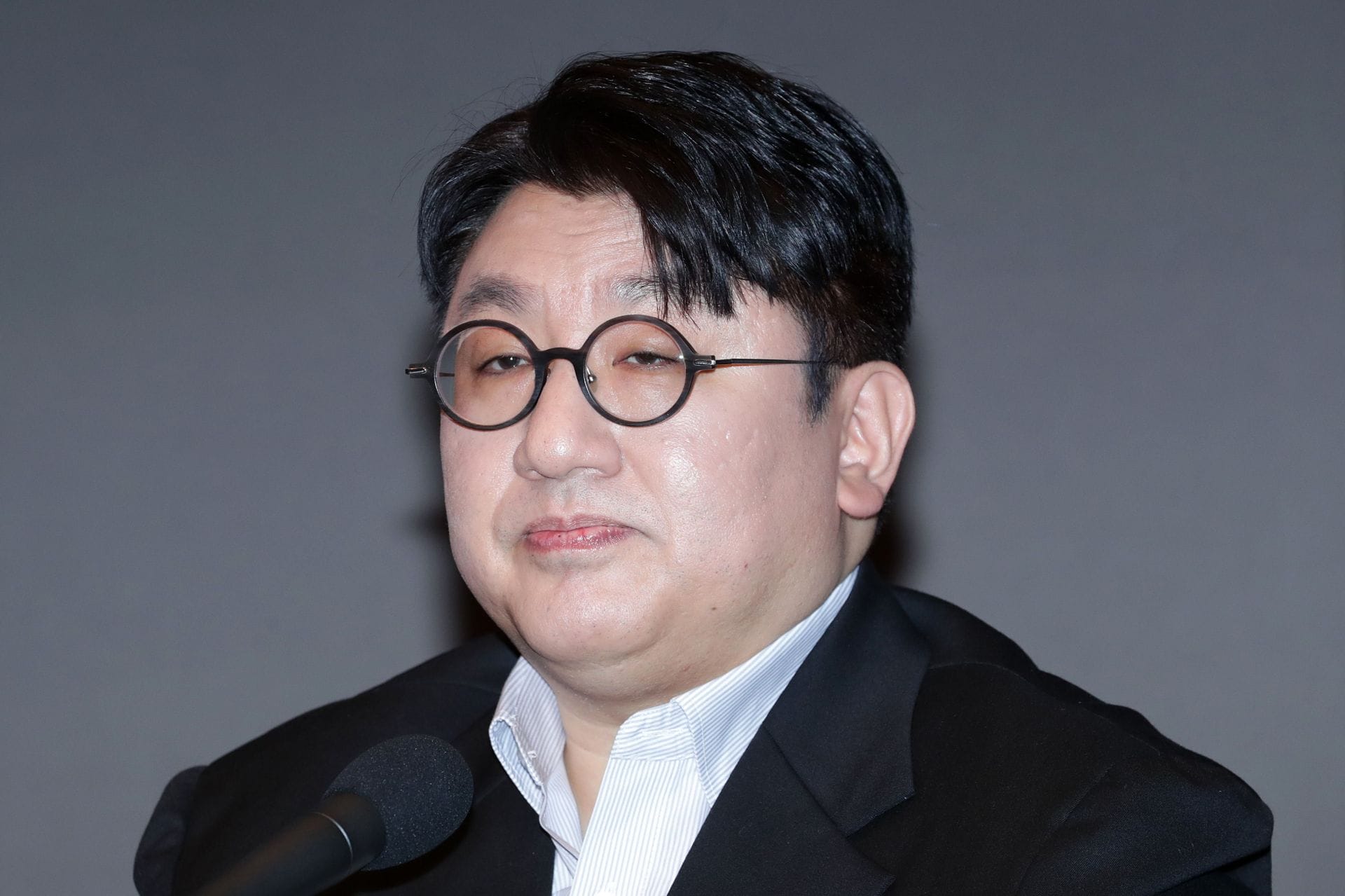 HYBE chairman Bang Si-hyuk probe enters final stage as police call it "mostly complete" over 190 billion won fraud allegations