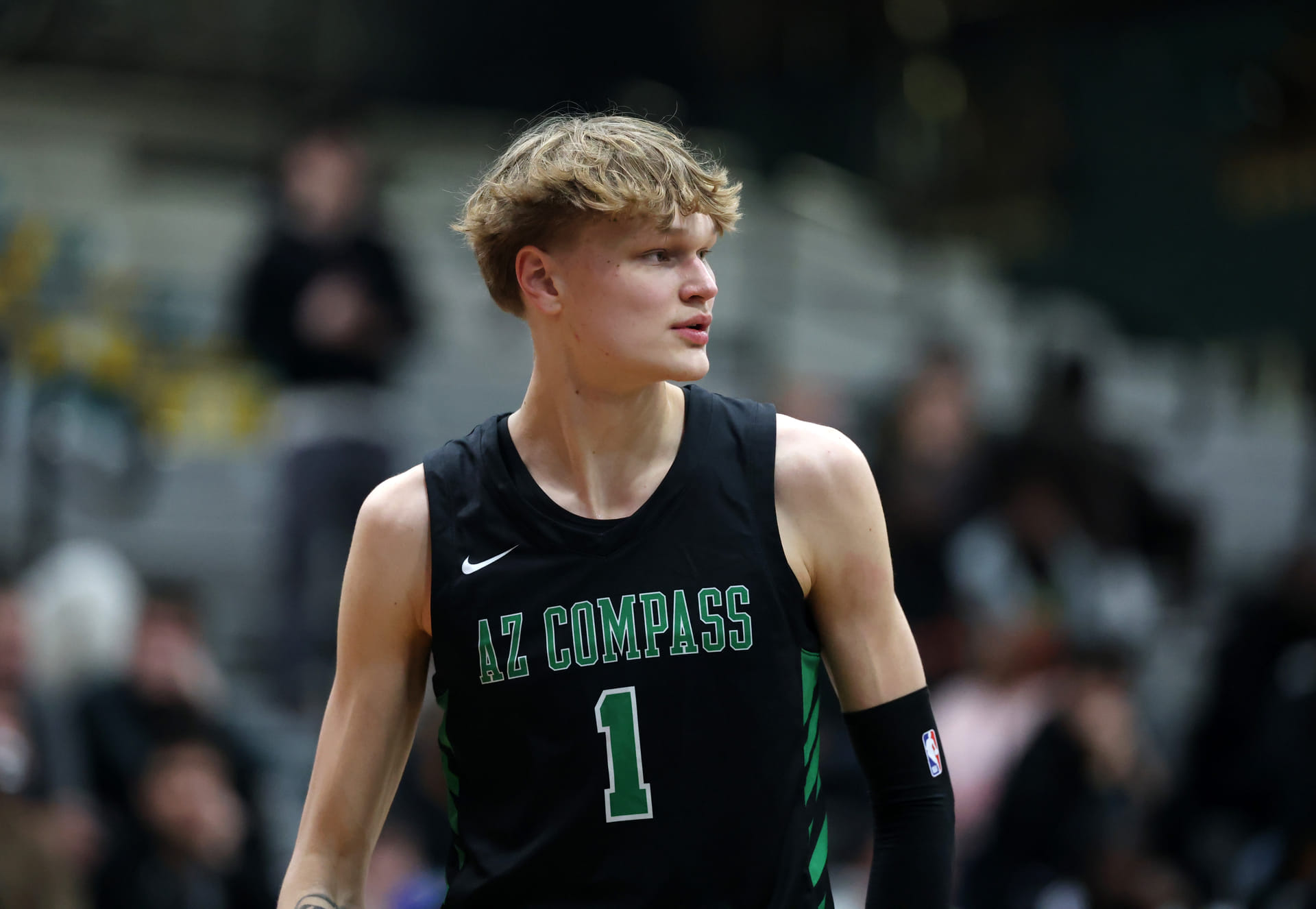 “Pure bag chase kid,” “One of the worst players”: College hoops fans react as John Calipari lands Finnish forward Miikka Muurinen