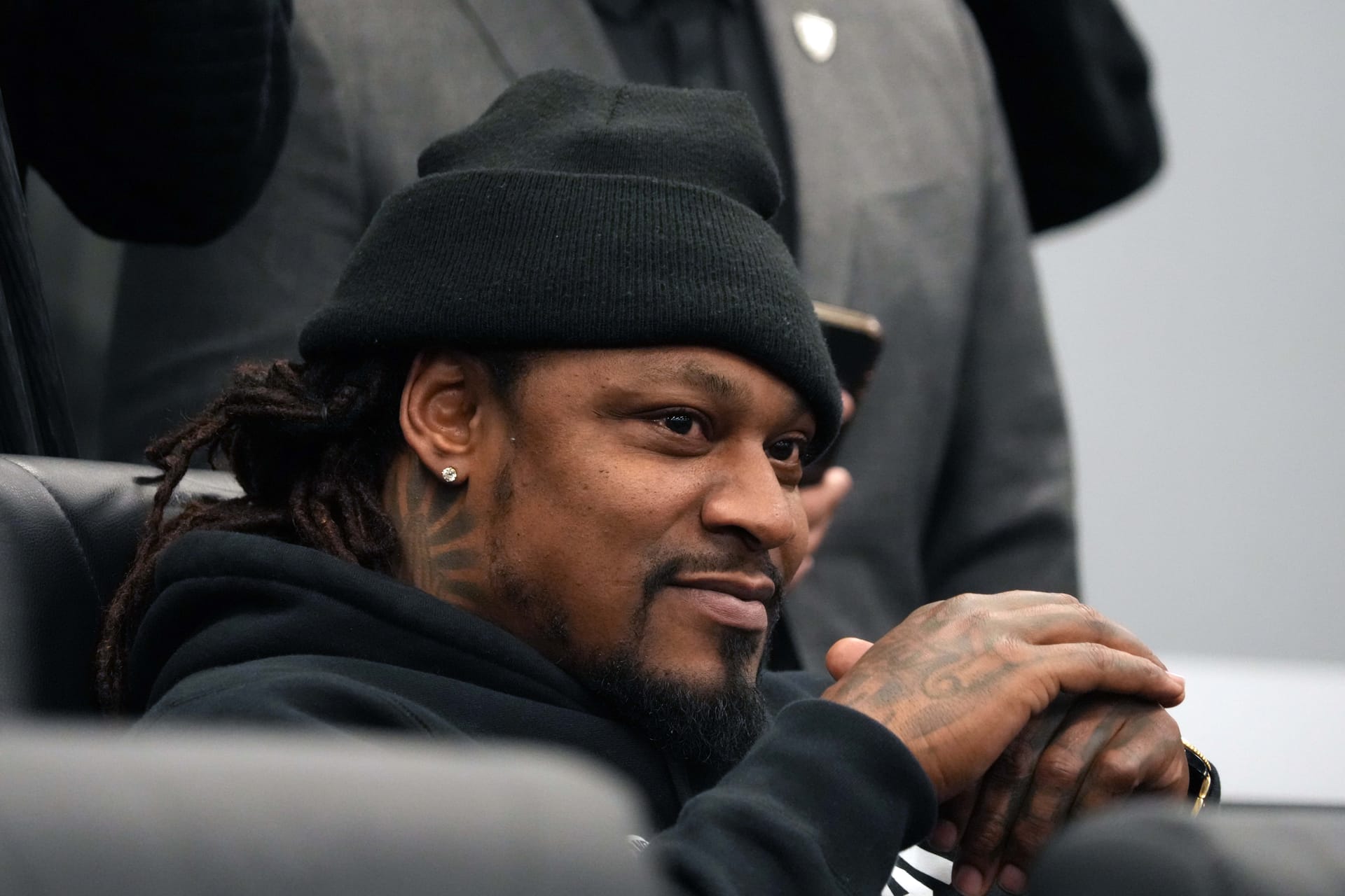 "He let his intrusive thoughts win": NFL fans react to Marshawn Lynch retweeting NSFW post