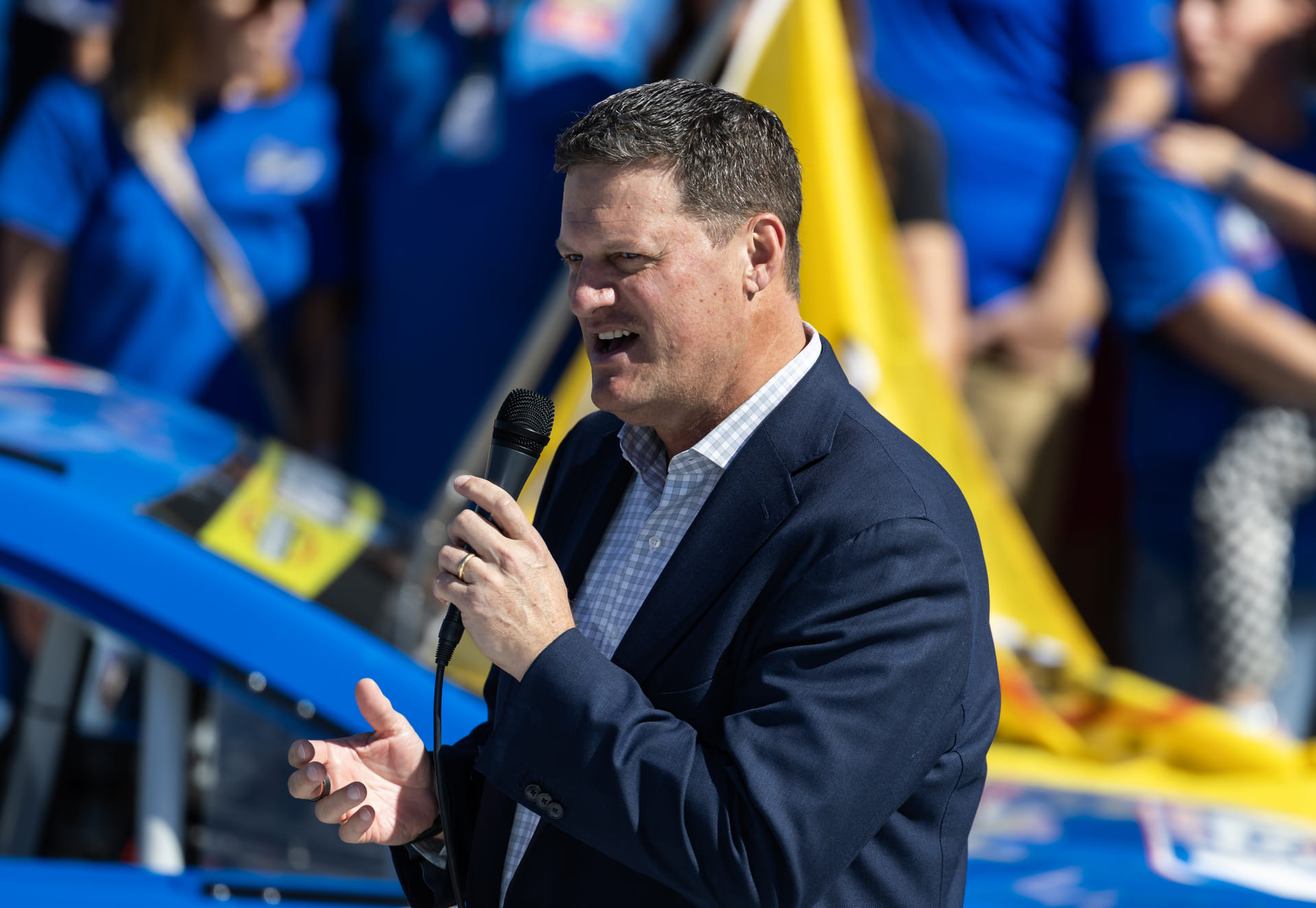 “Two of the worst executives just got more power”: Fans backlash erupt as NASCAR reportedly promotes Steve O’Donnell, Jim France steps aside