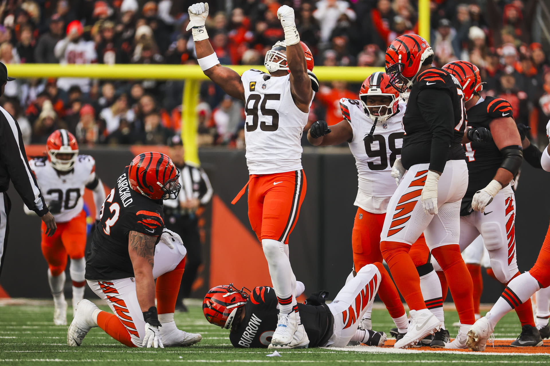 NFL insider Albert Breer urges Browns to trade Myles Garrett amid star DE skipping offseason program