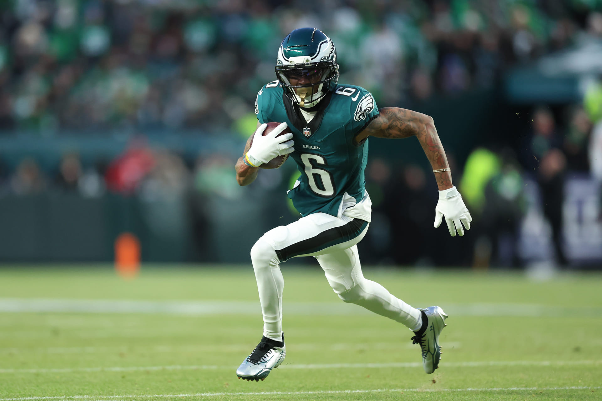 "Seeing if DeVonta Smith can be WR1?": Ex-NFL LB questions Eagles GM Howie Roseman over A.J. Brown's future after $12.5M WR trade
