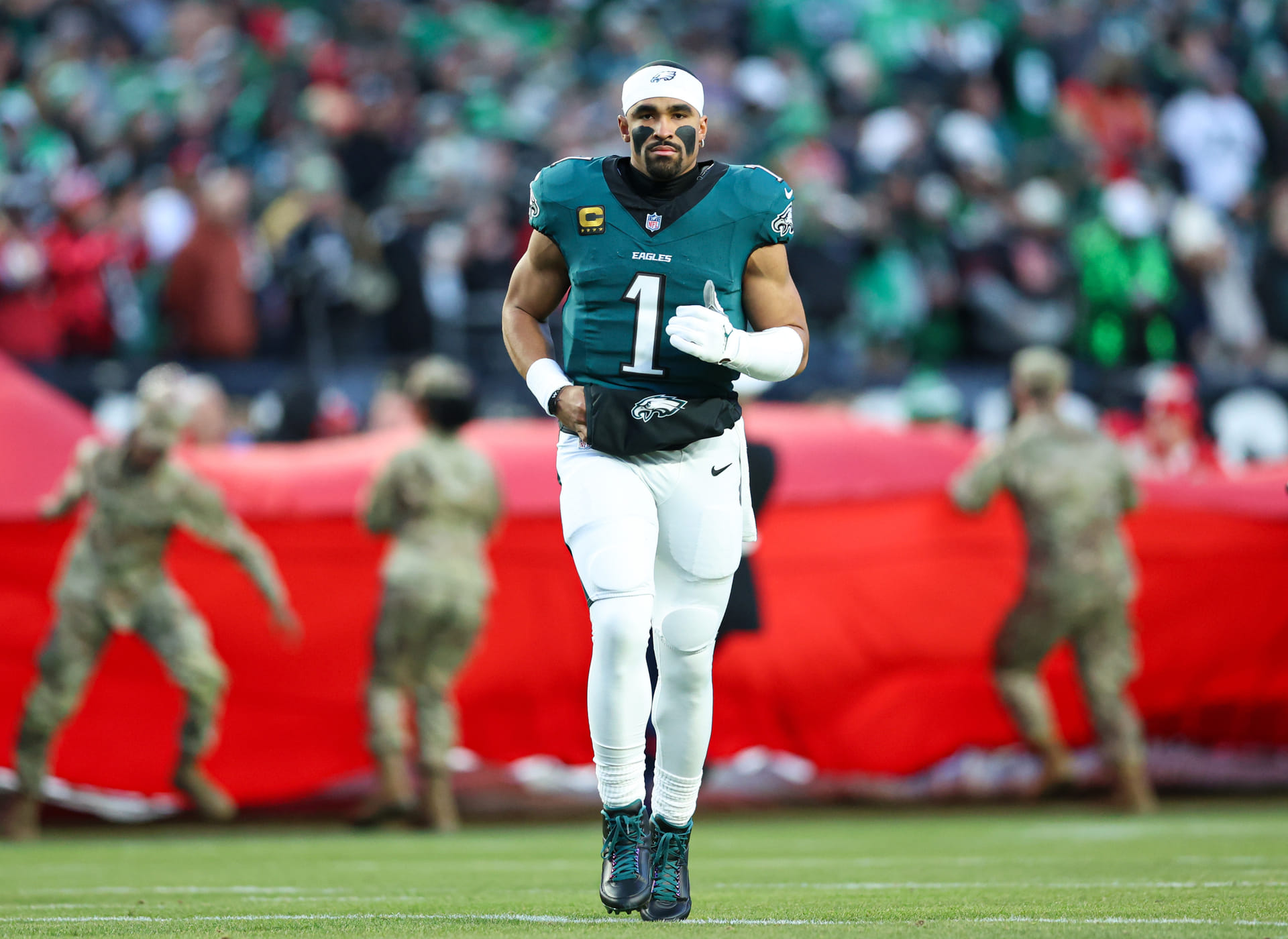 “That’s what Chiefs did in Super Bowl”: NFL fans rip Lavonte David for downplaying Jalen Hurts' impact with Eagles