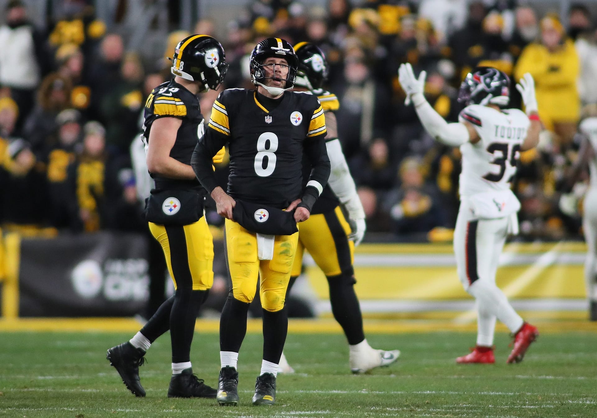 "Thus Steelers' tender offer to protect themselves": NFL Analyst floats Aaron Rodgers conspiracy theory as Bo Nix injury worsens