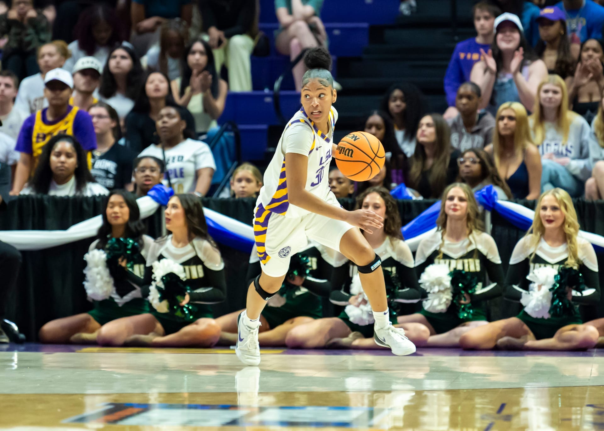 “More time for MiLaysia Fulwiley,” “She don’t even look happy”: College hoops fans react as Jada Richard transfers to Ole Miss from LSU