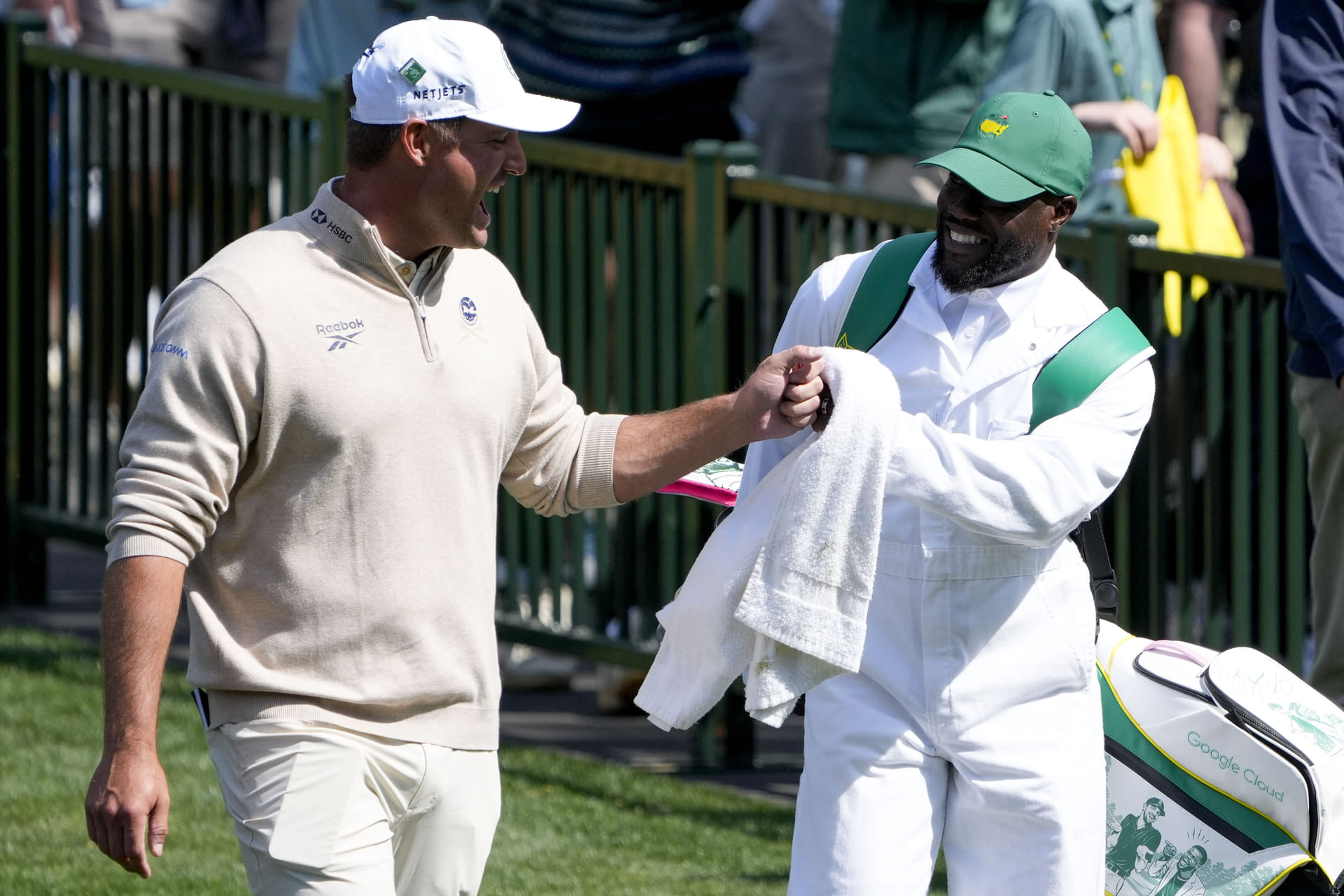 Watch: $400M-worth Kevin Hart practices his swing as he caddies for Bryson DeChambeau at The Masters