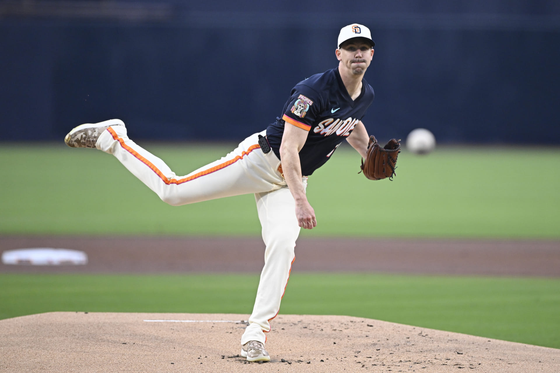 "Low T level behavior";"Main character syndrome" - Fans blast Walker Buehler for taking frustration out on glove during Padres vs Mariners game 