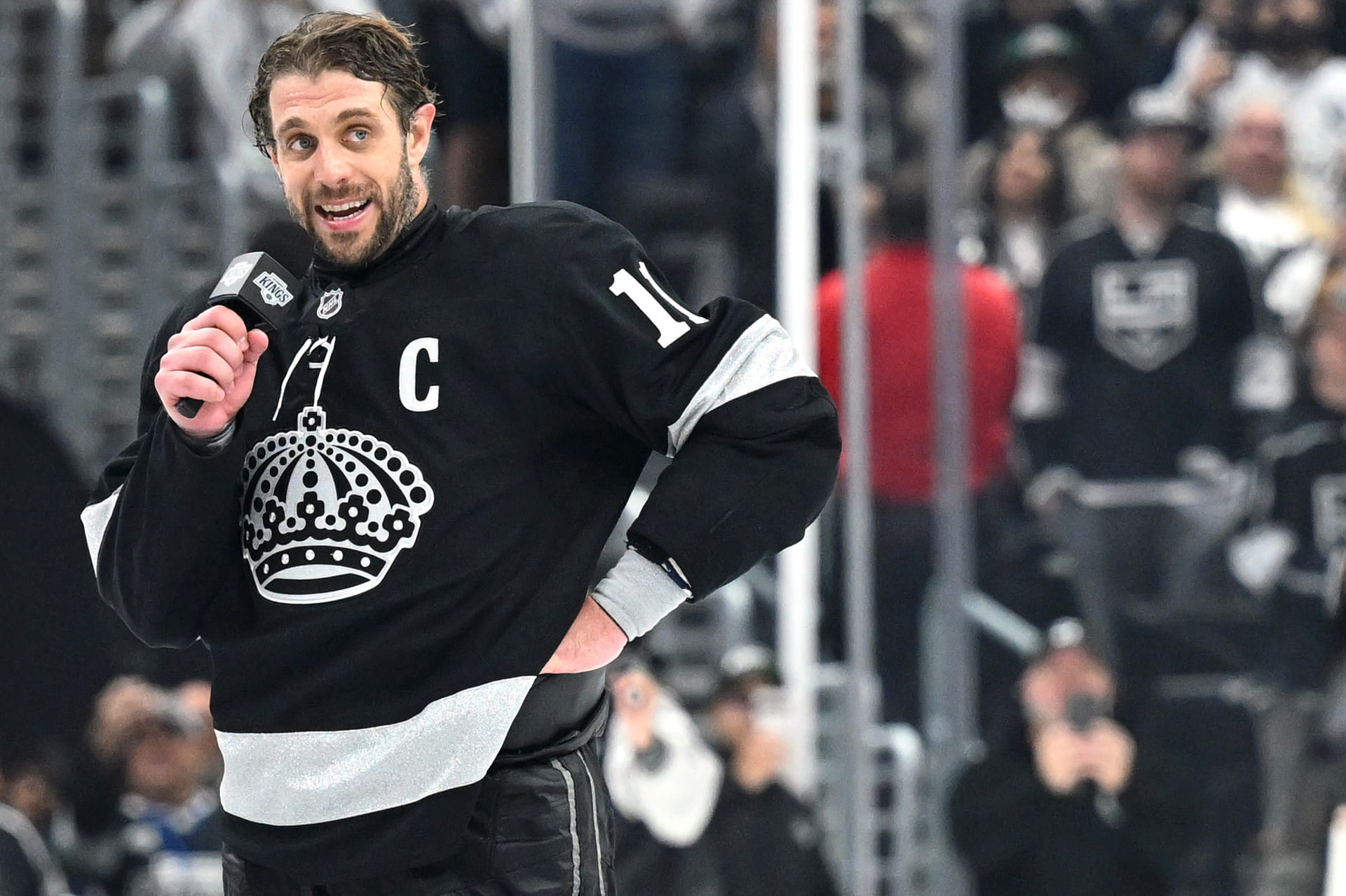 Watch: Connor McDavid gives Anze Kopitar a respectful pat after his final home game with LA Kings