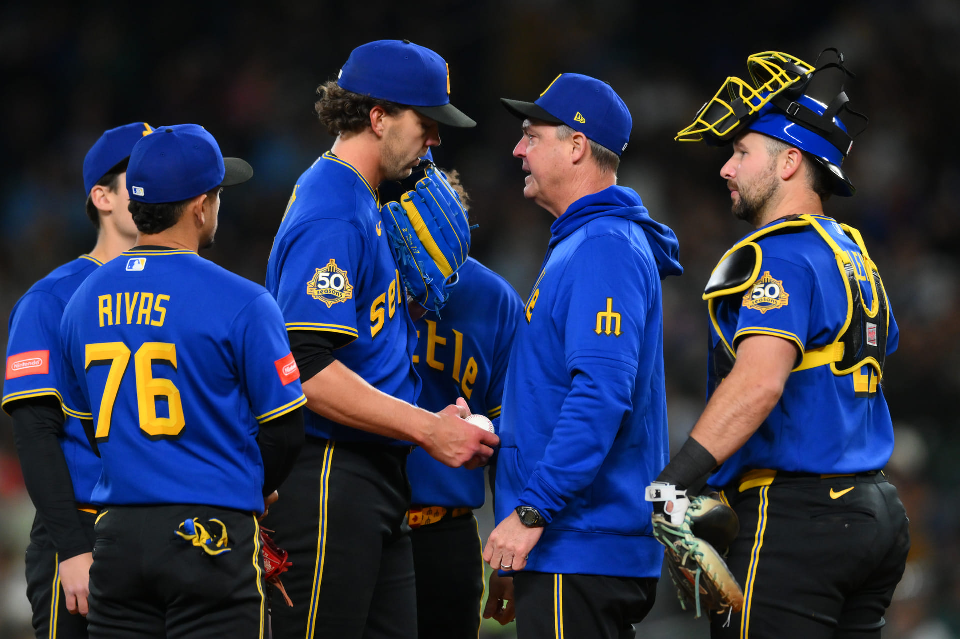 What happened in Logan Gilbert's pitch during Mariners vs Athletics today? Bizarre MLB moment & rule explained