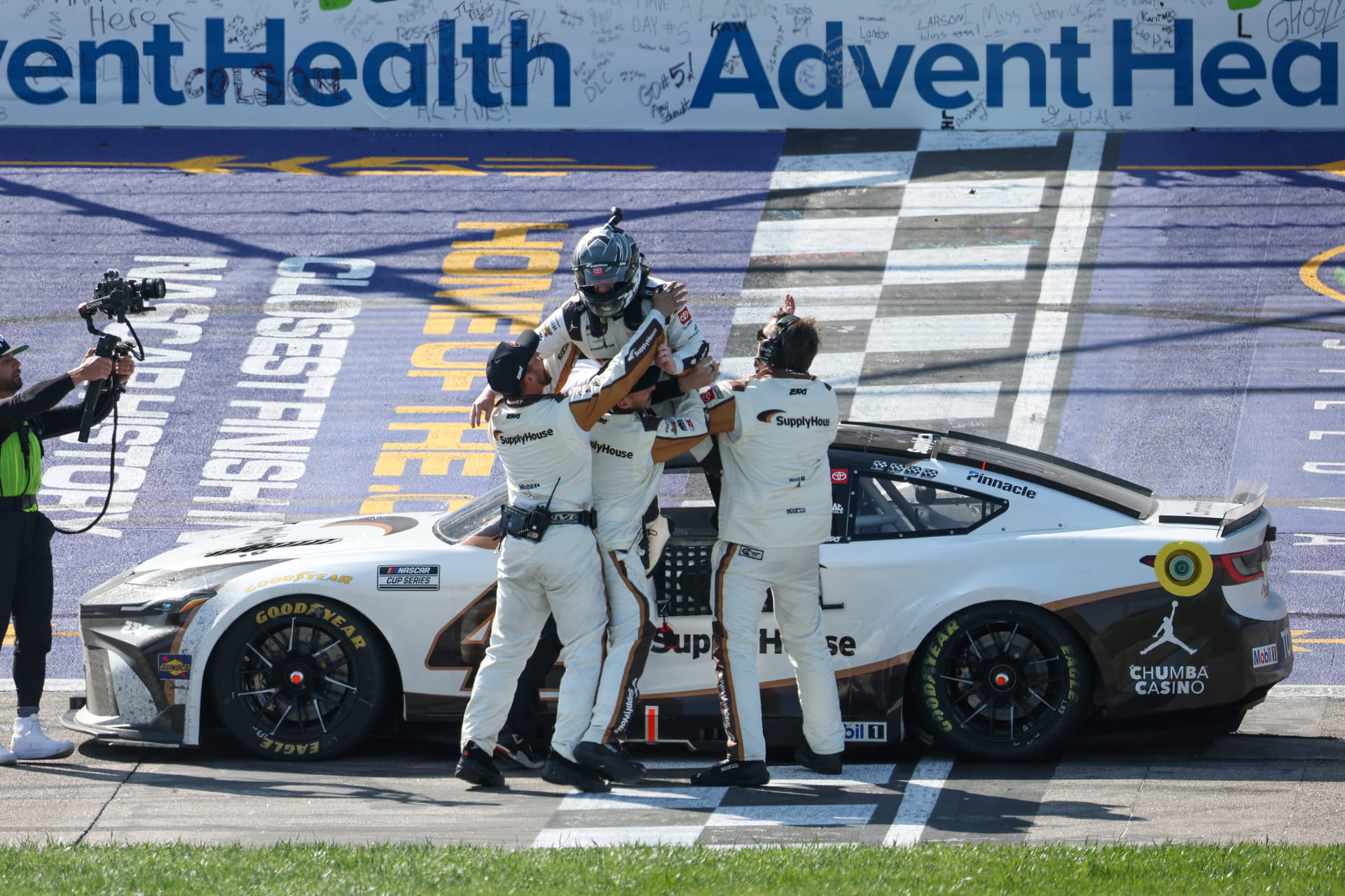 Who won the NASCAR race today? Full results from 2026 AdventHealth 400 in Kansas