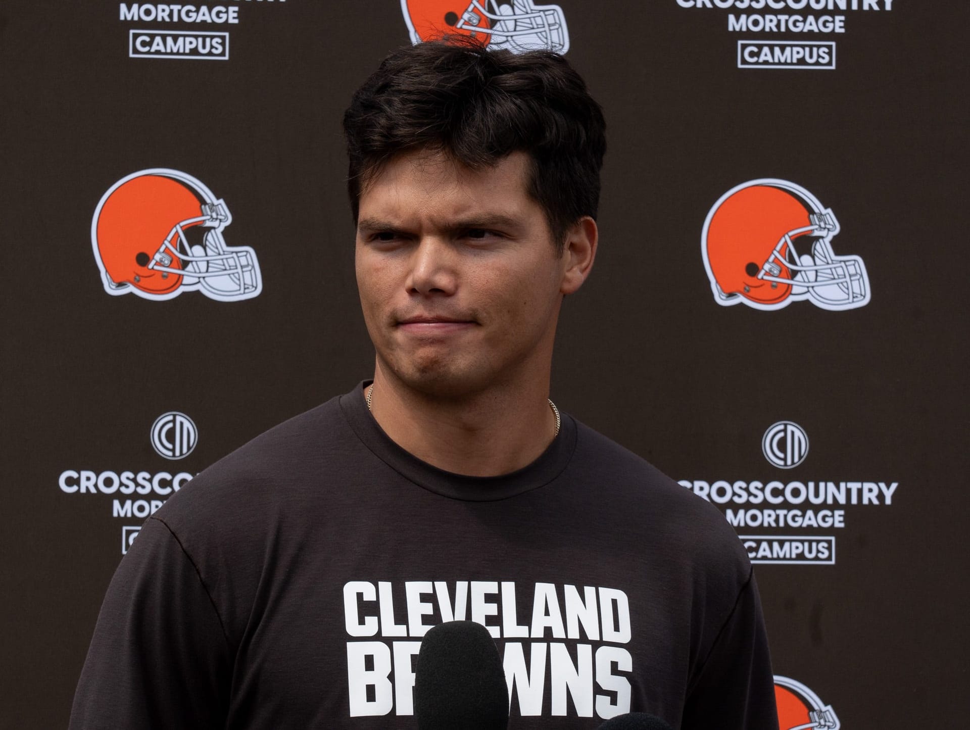 “Just draft Carson Beck” “Cut candidate”: NFL fans troll “supercomputer” Dillon Gabriel as Browns QB gets picked in practice