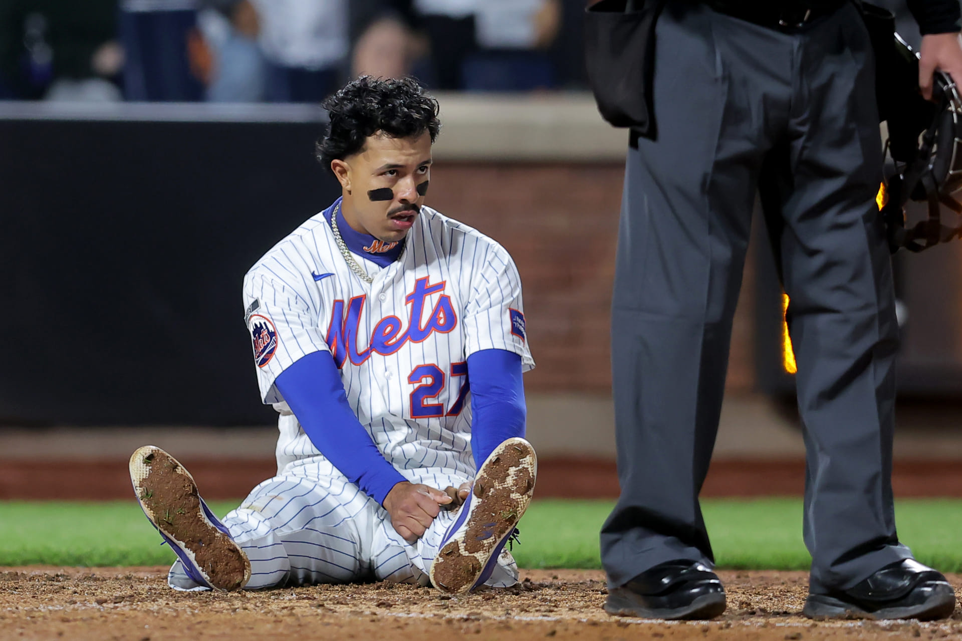 "Dude is 26 and runs like 50";"Mets are actively trying to lose" - Fans rip Mark Vientos for baserunning miscue in crucial spot against Twins