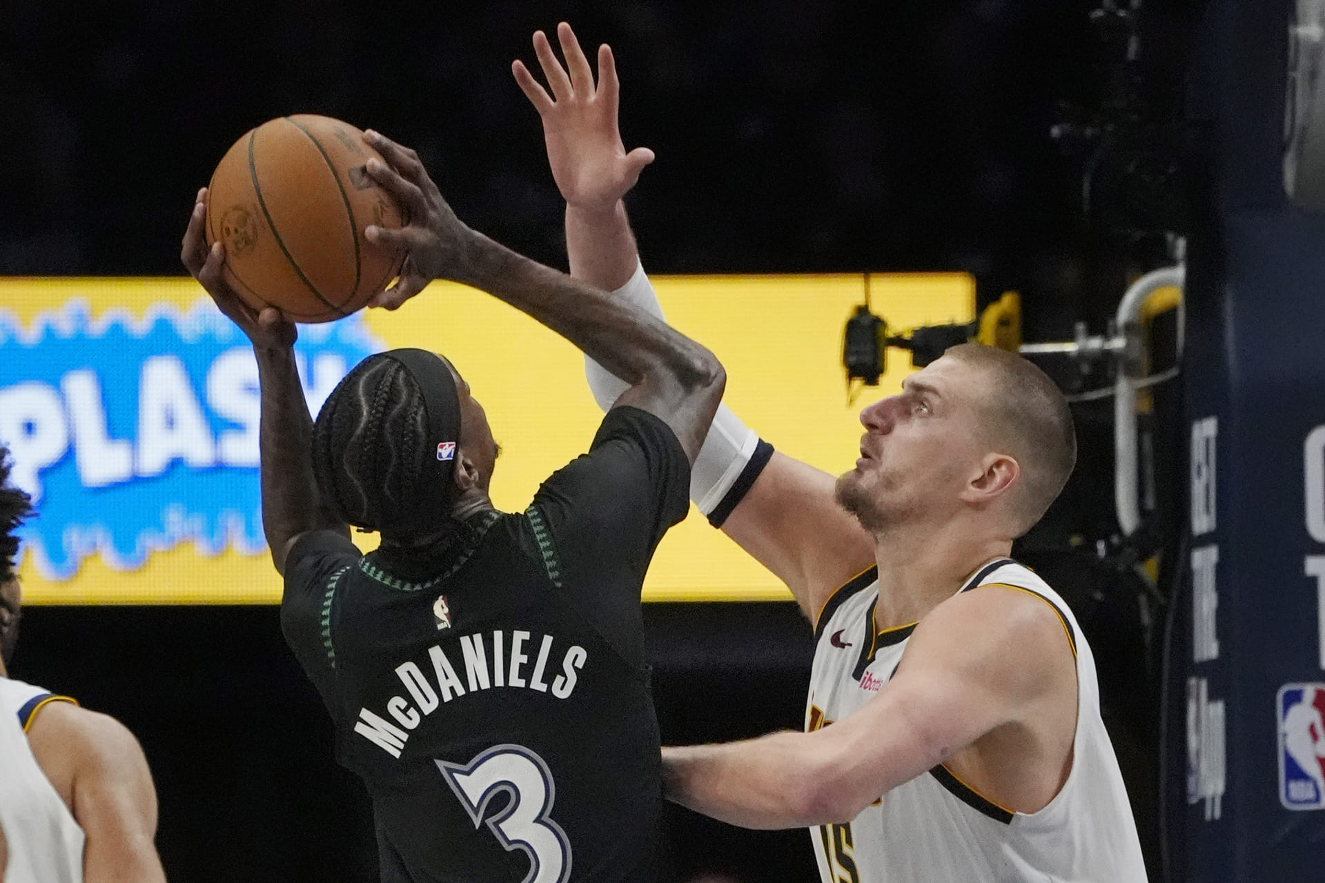 "You a b**ch, it’s the playoffs!" - Jaden McDaniels-Nikola Jokic Viral Heated Exchange Interpreted by Professional Lip Reader