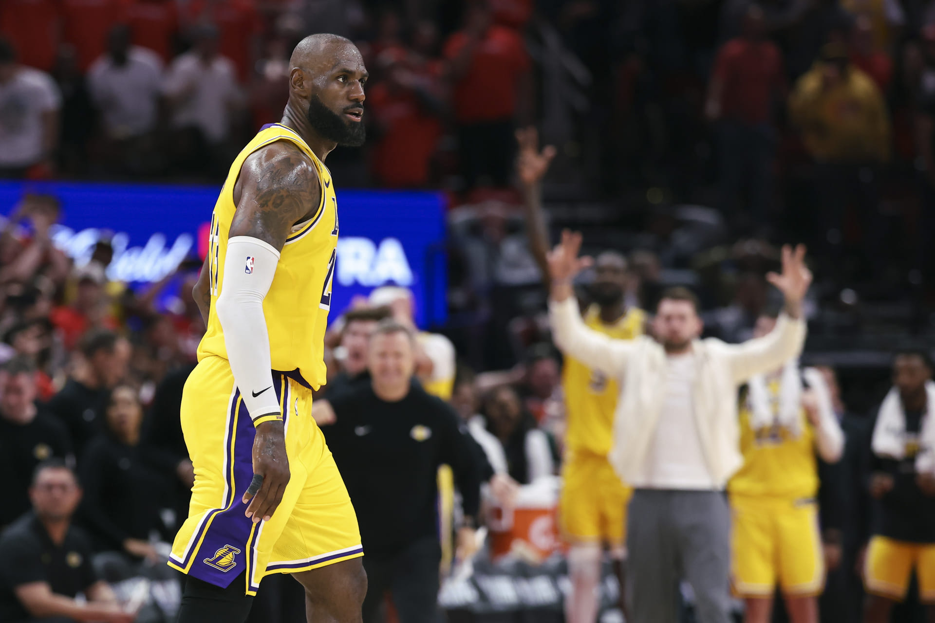 "That was ridiculous": LeBron James lambasts officials and stands up for $5,949,688 teammate after ejection drama