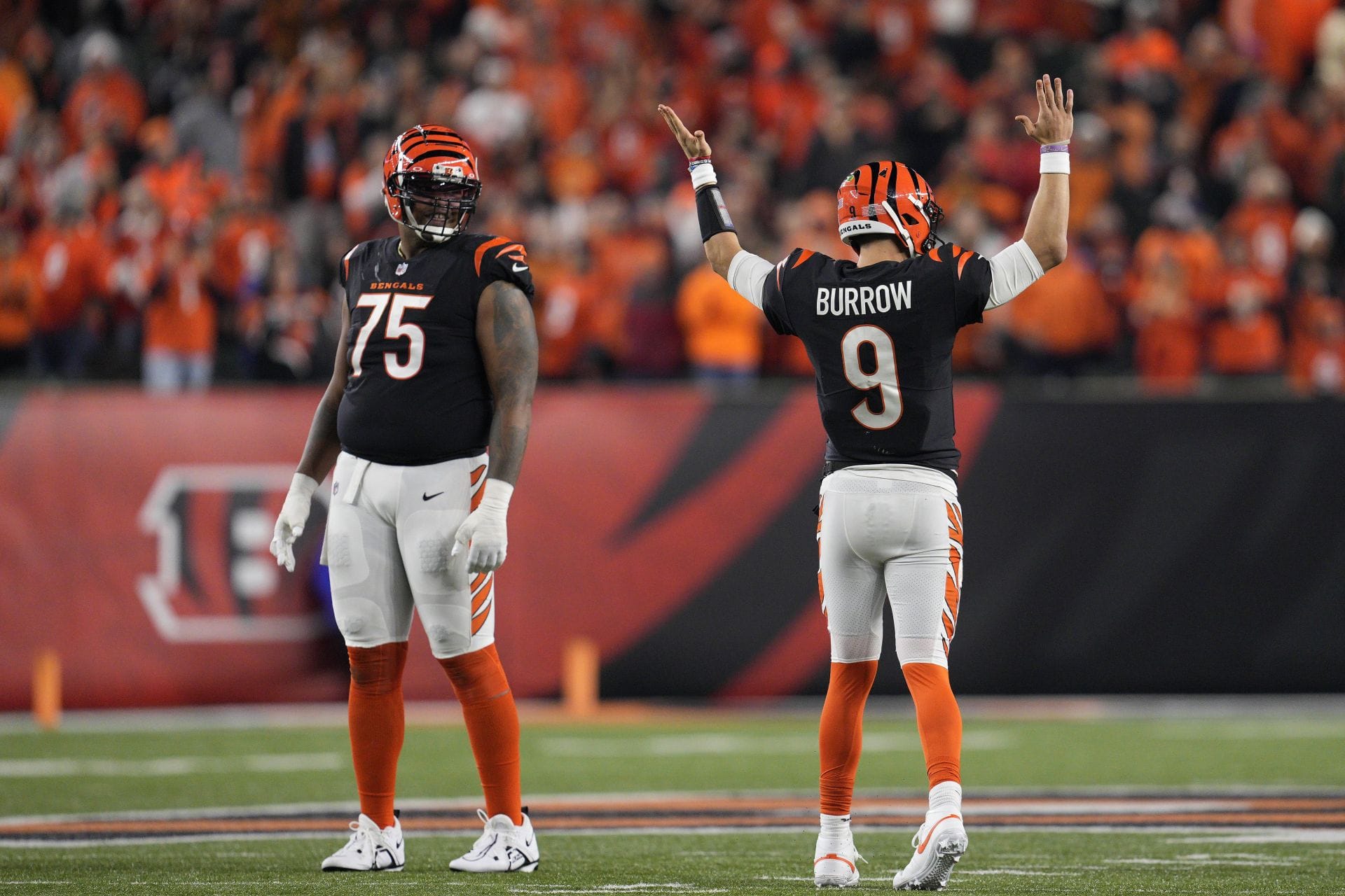 “That's part of drawing money and attention”: Joe Burrow leaving Bengals rumor gets honest reaction from teammate Orlando Brown Jr.