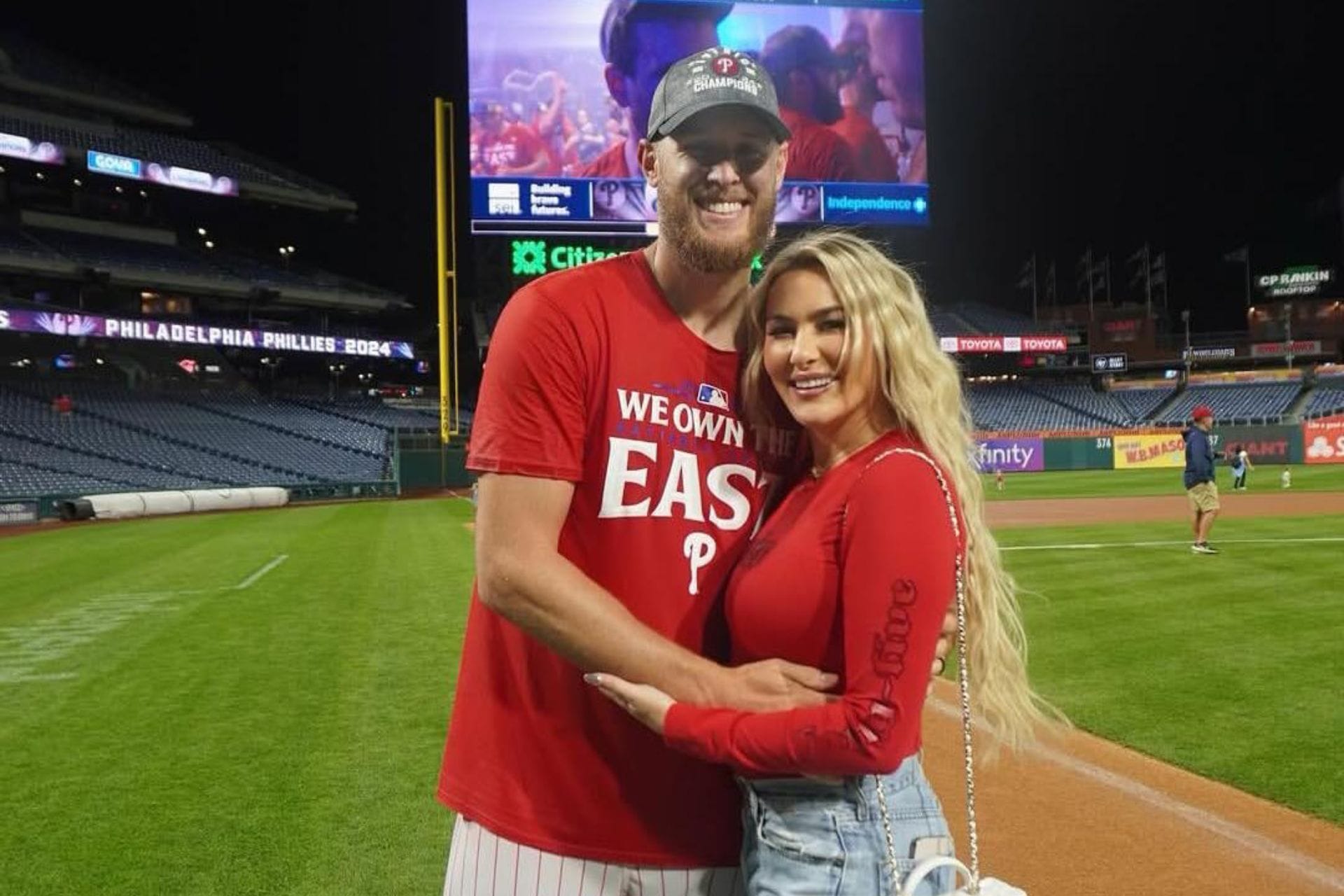 Zack Wheeler s Wife Dominique Rocks Vibrant Patchwork Top And Capri zack-wheeler-s-wife-dominique-rocks-vibrant-patchwork-top-and-capri