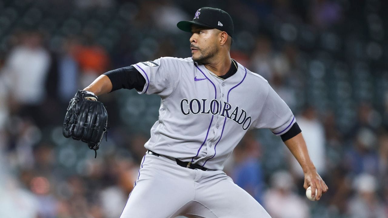 "League on their hands and knees for Shohei Ohtani"; "Seems fishy" - Fans react to balk call on Jose Quintana during Rockies vs. Dodgers