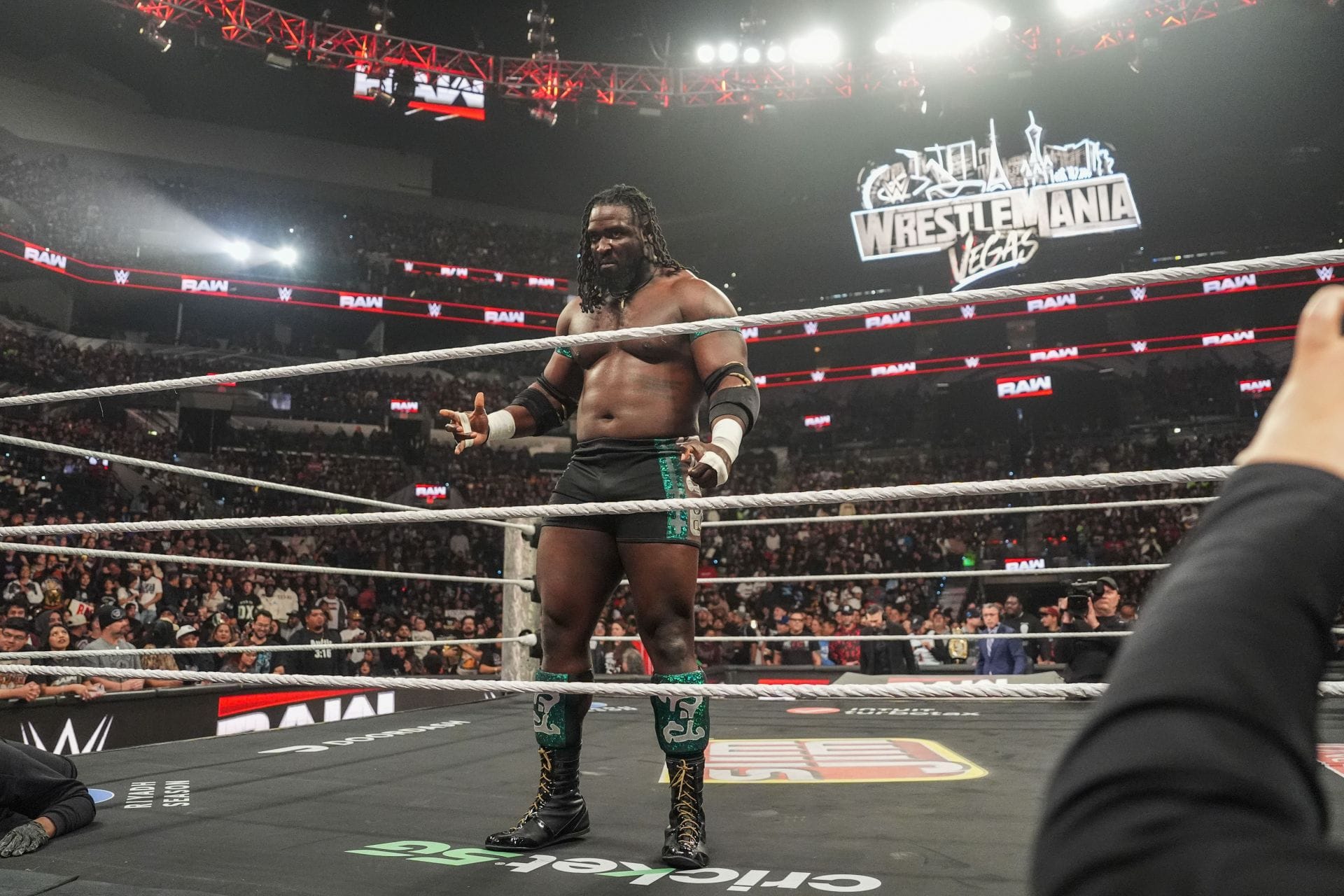 5 WWE Superstars who are worthy of an unbeaten WrestleMania streak