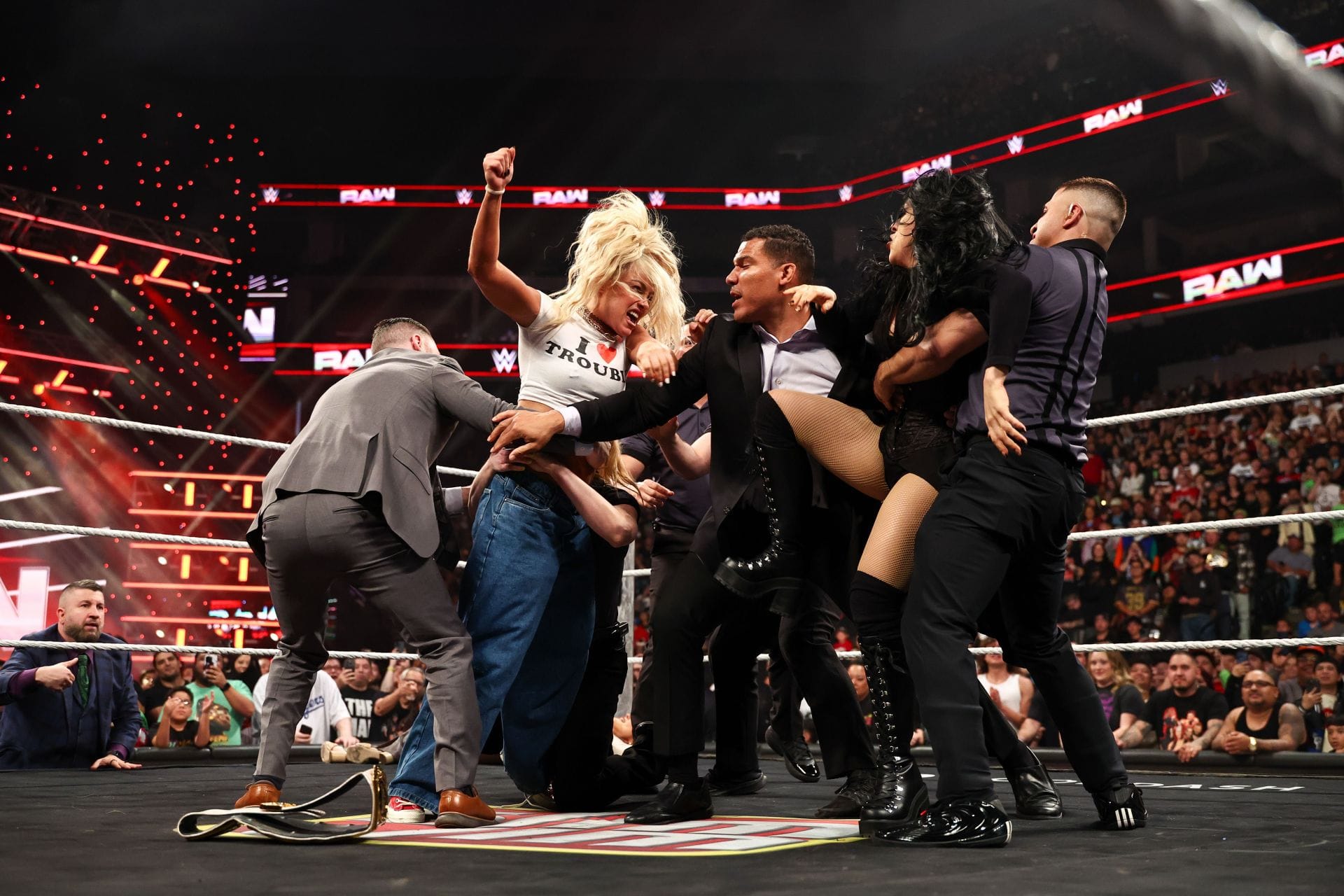 5 Mistakes WWE must avoid with Stephanie Vaquer vs. Liv Morgan at WrestleMania 42