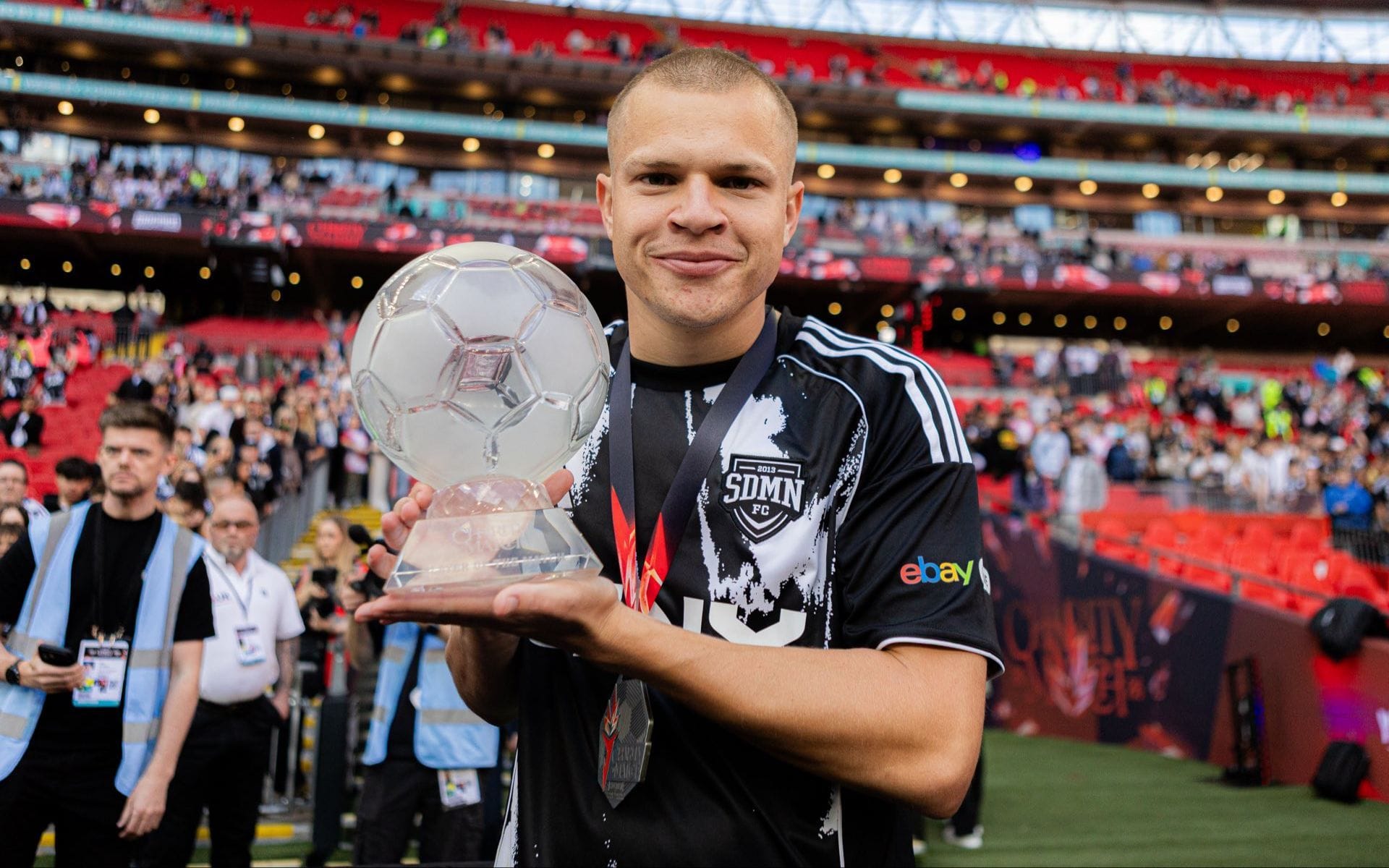 Jynxzi calls League of Legends the "hardest game in the world," as streamer grinds through Silver as first-time player