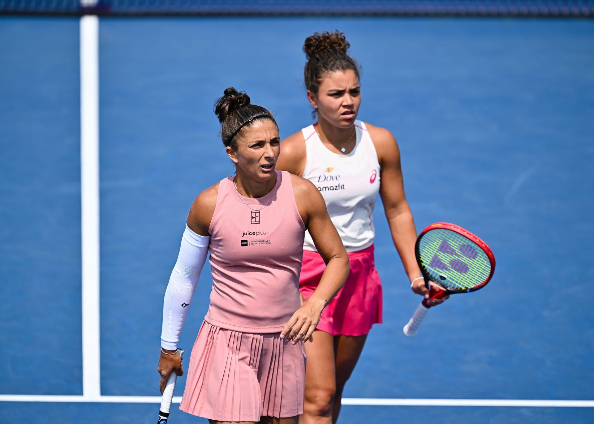 “Very strange and unorthodox” - Tennis world stunned by Sara Errani and Jasmine Paolini’s unique serve position in Madrid Open doubles match