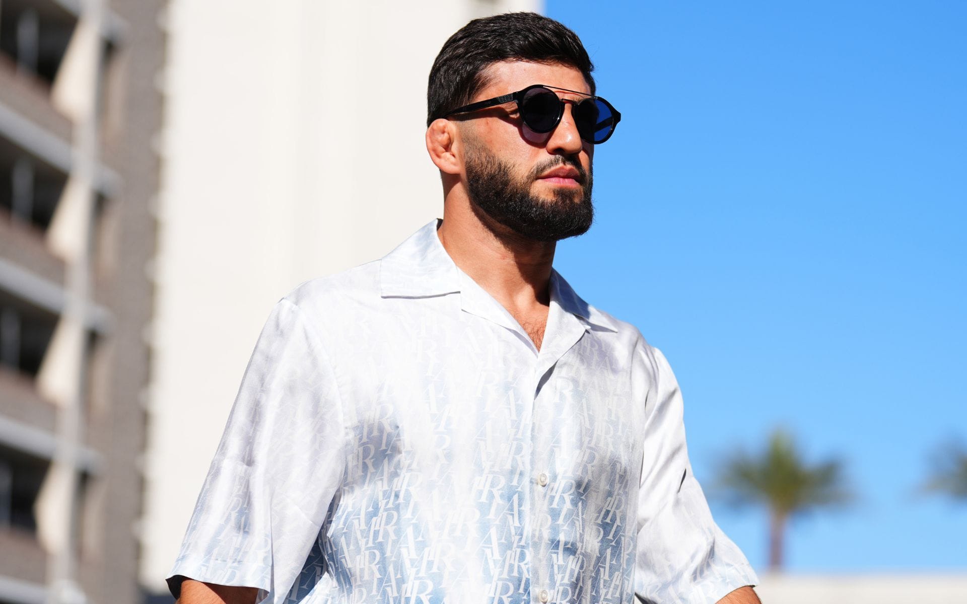 "His wallet hitting heavyweight status" - Fans react as Arman Tsarukyan buys a near $1 M Rolls-Royce