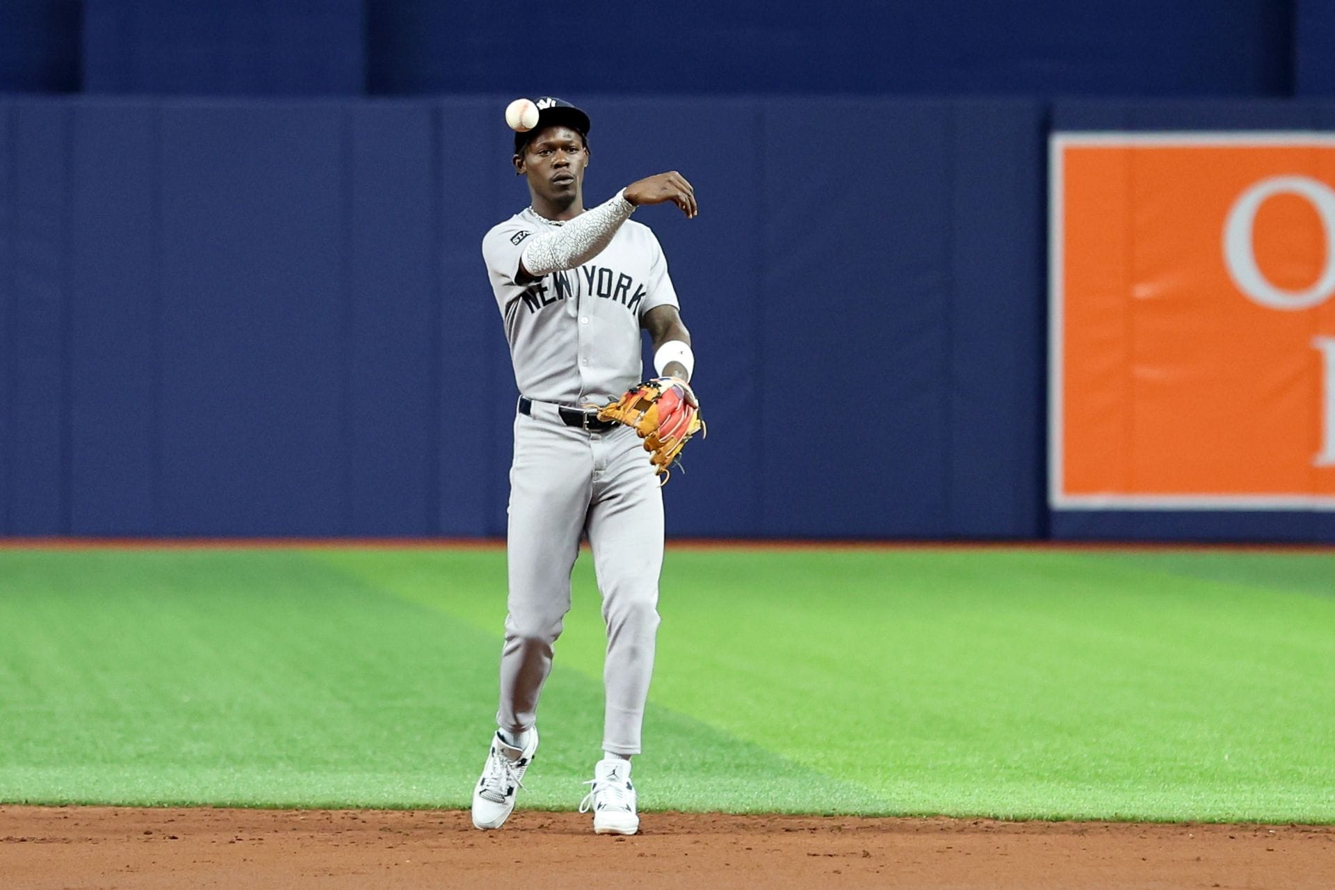 "Drew Rasmussen is a clown";"Jazz Chisholm Jr. is a moron" - Fans split over sign relaying debacle during Rays vs Yankees
