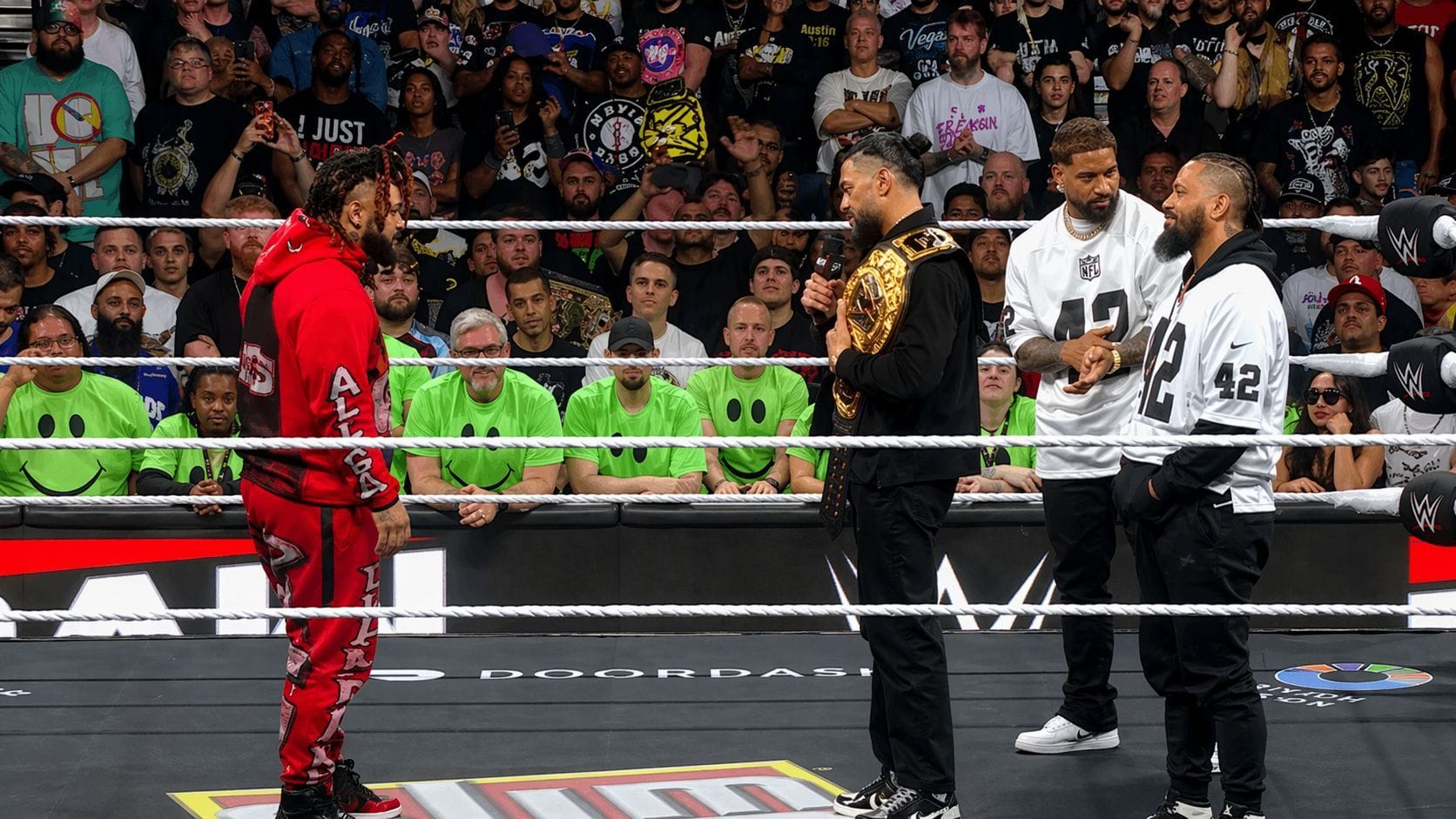 3 Signs 40-year-old former World Heavyweight Champion will side with Jacob Fatu against The Bloodline