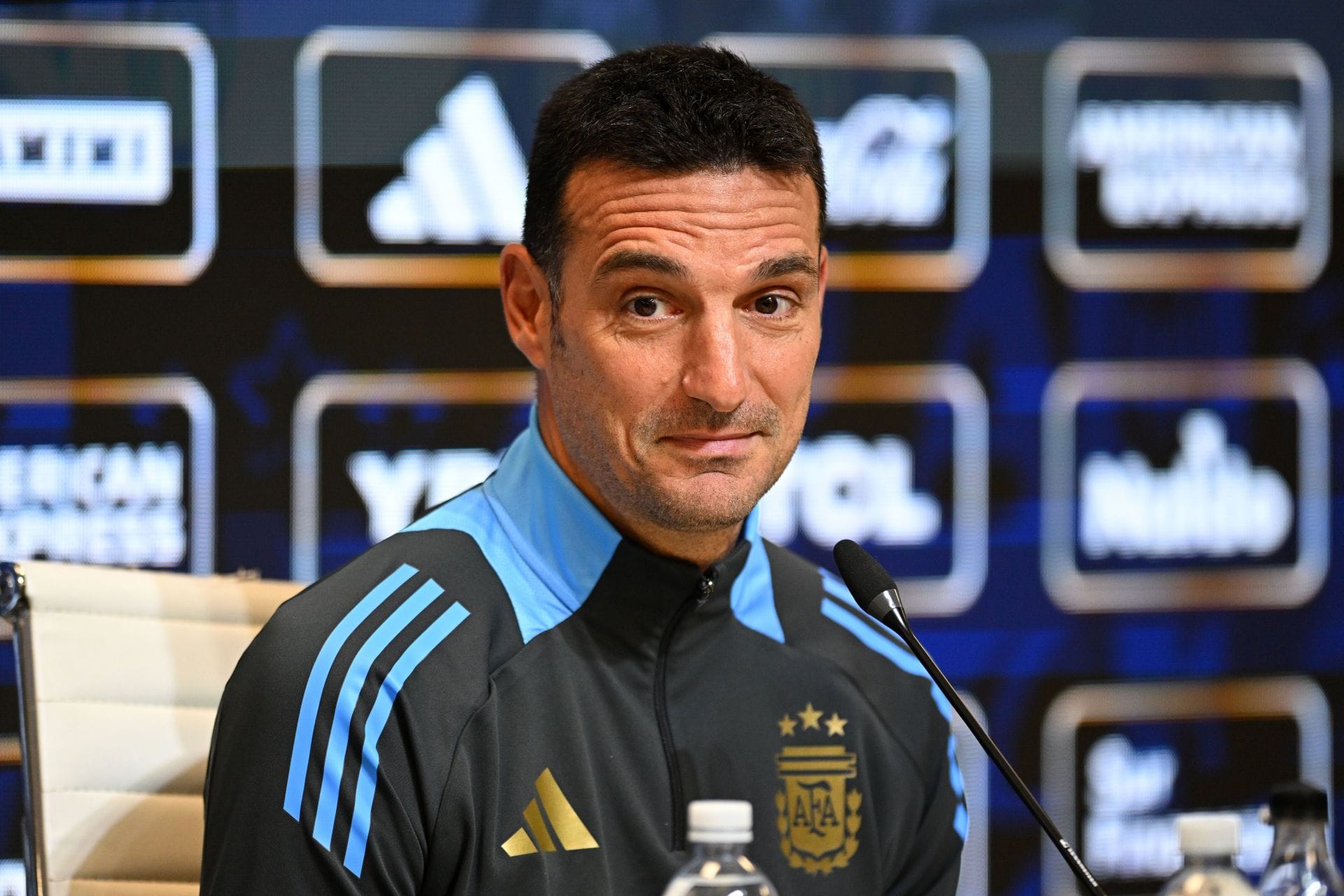 "I want you to be prepared" - Fan sends World Cup warning to Argentina coach Lionel Scaloni after their 5-0 win over Zambia