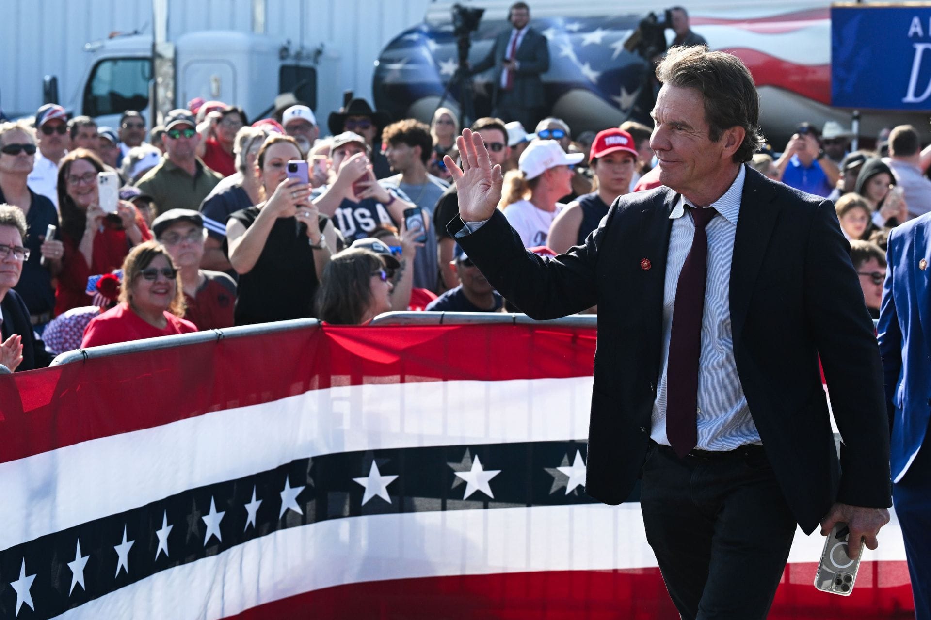 “Don’t be cringe”: Fans erupt as AMC announces Dennis Quaid as lead in NASCAR-themed drama ‘Thunder Road’