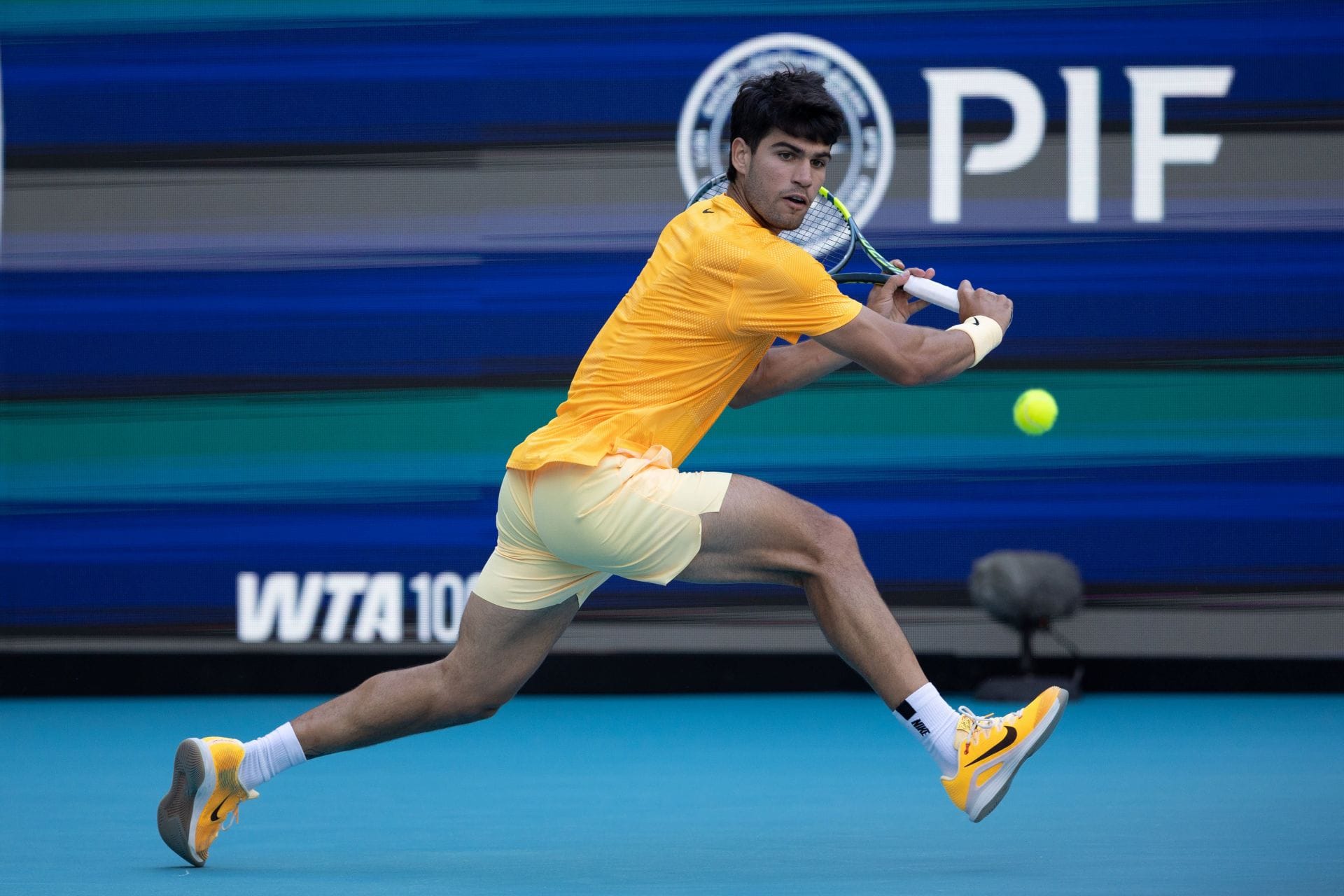 Carlos Alcaraz's coach gives full update on World No. 1's clay season schedule with Jannik Sinner threatening top spot