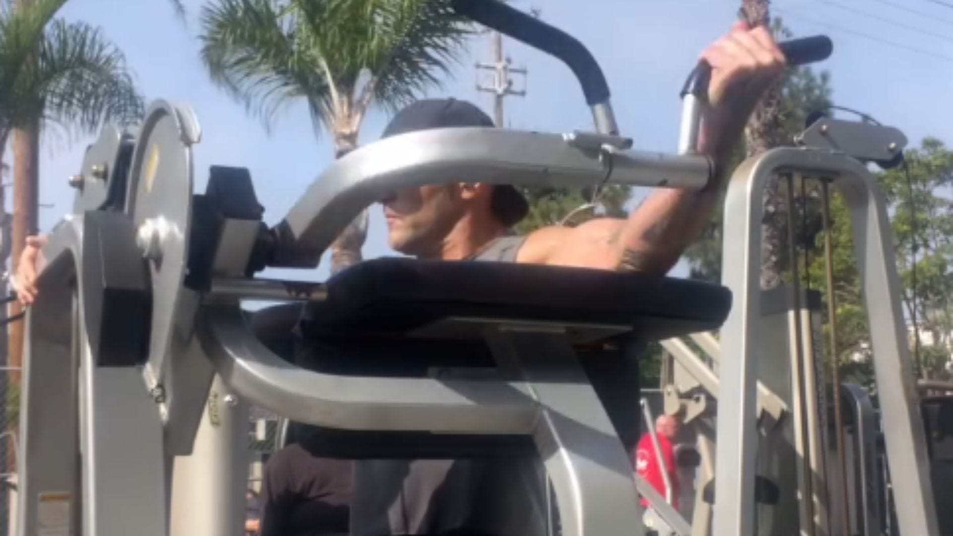 Former WWE Superstar drops new look in personal update