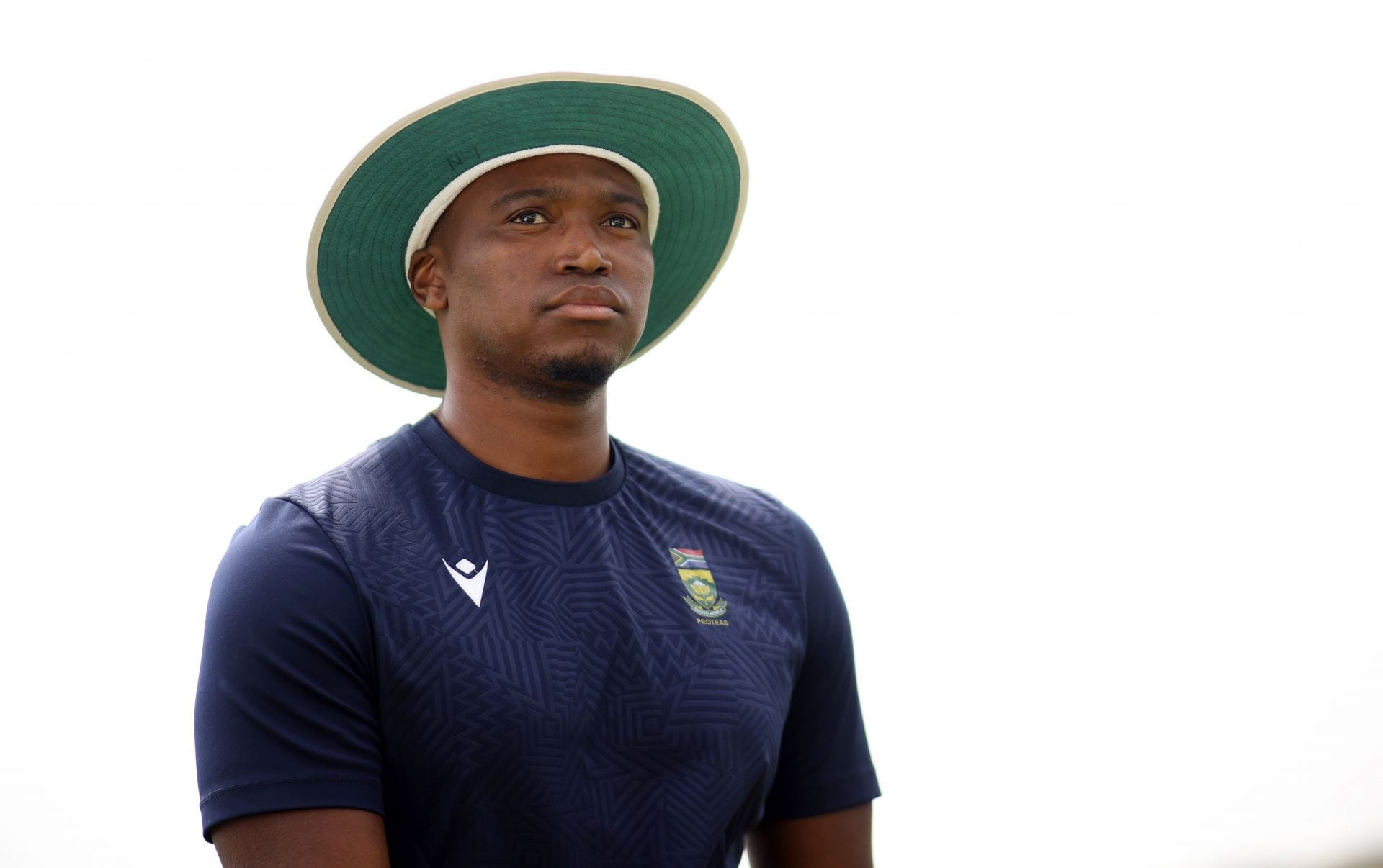 Lungi Ngidi stretchered off on an ambulance after suffering nasty blow to head while fielding in DC vs PBKS IPL 2026 match [Watch]