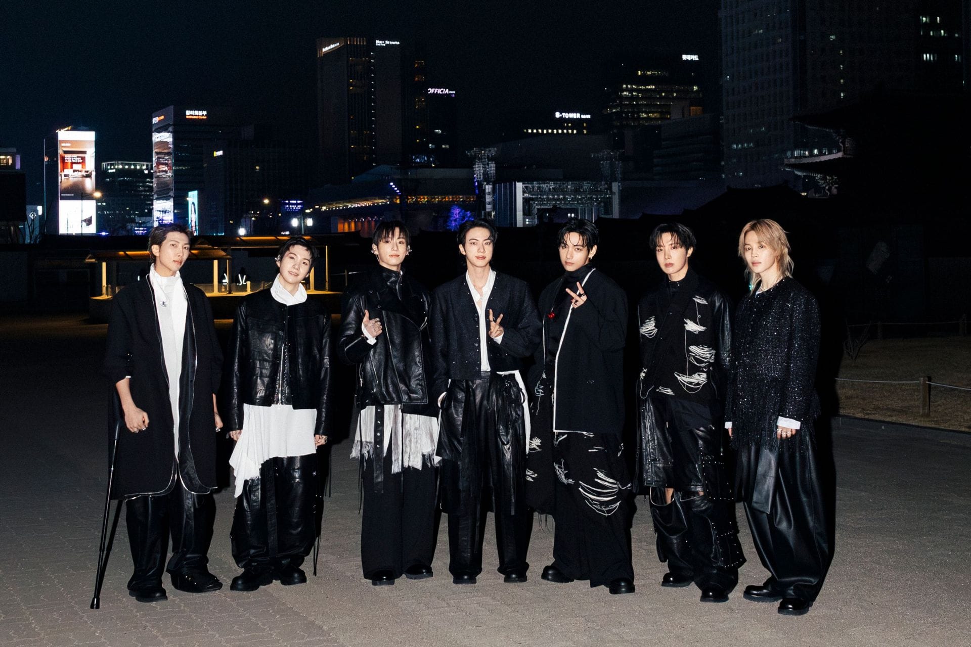 "Let us watch in peace"- Fans left scrambling over HYBE's swift crackdown on BTS 'ARIRANG' world tour illegal stream links