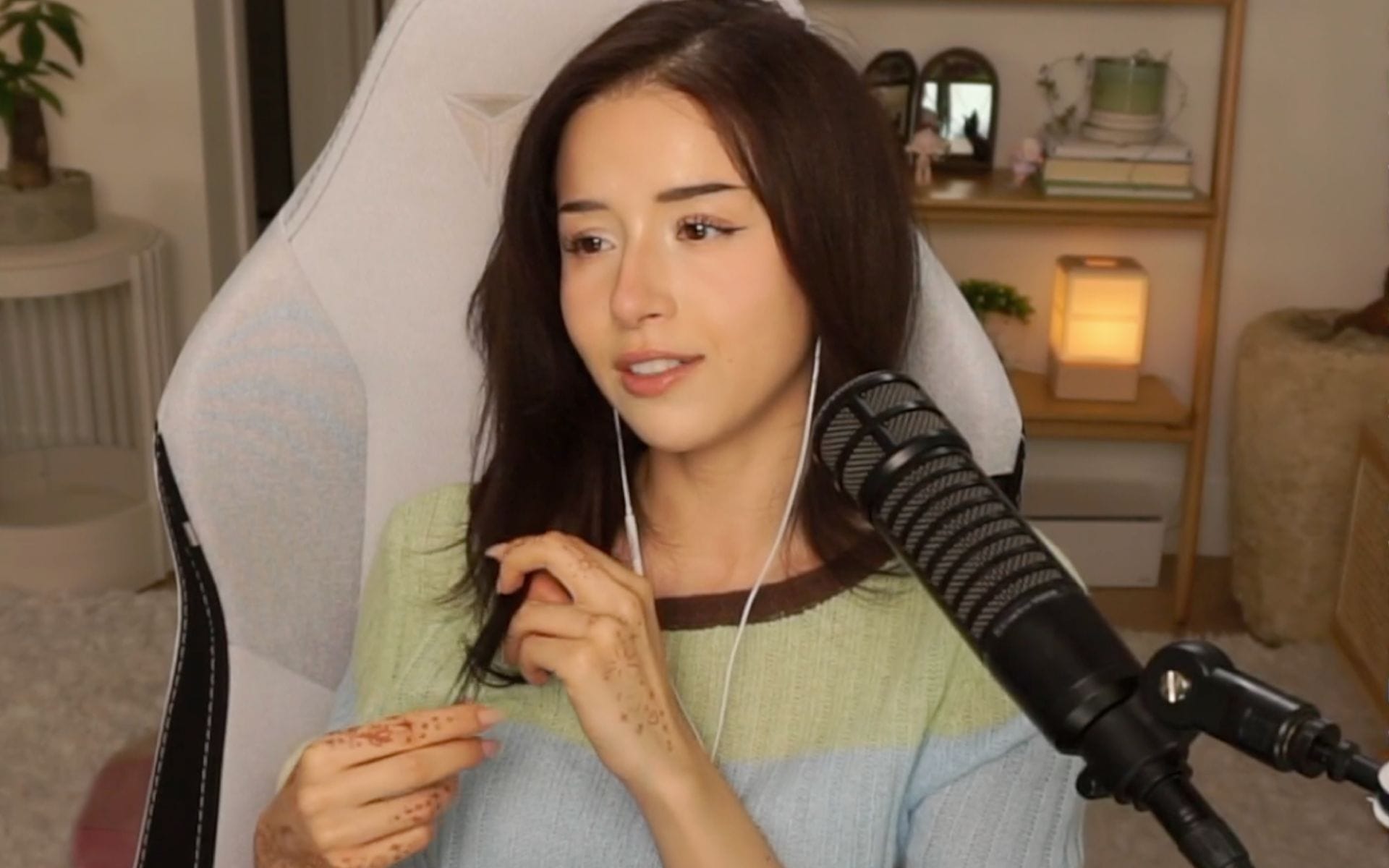 Pokimane speaks out about the rise of videos on X claiming that she "throws cake for viewership"