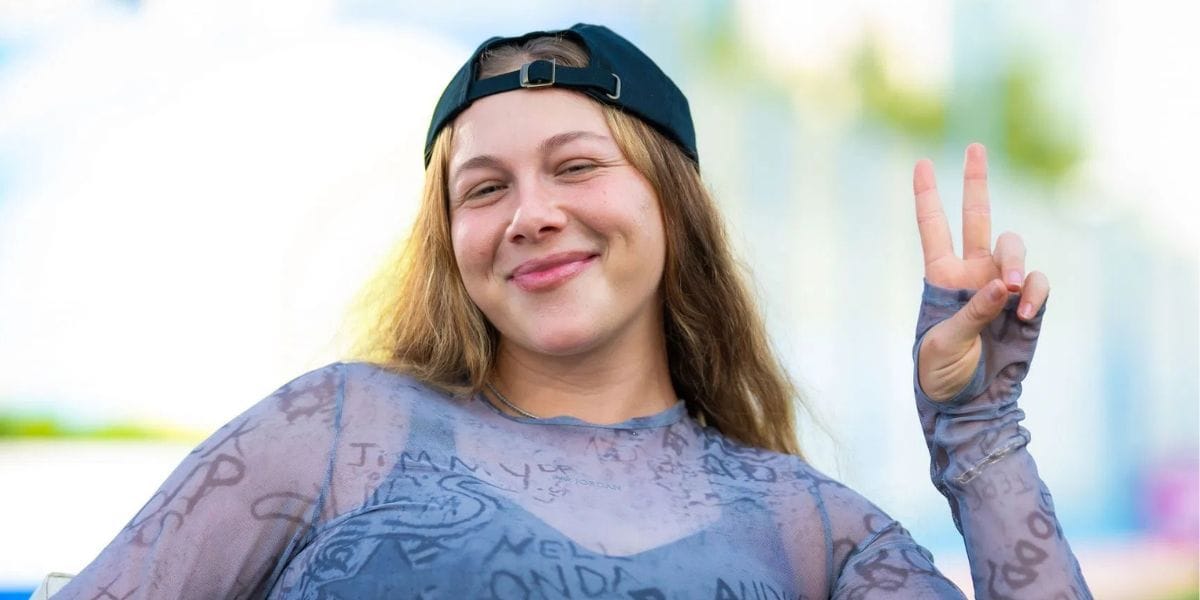 PICTURE: Amanda Anisimova poses in bikini as she enjoys sunny relaxation time-off before returning from injury