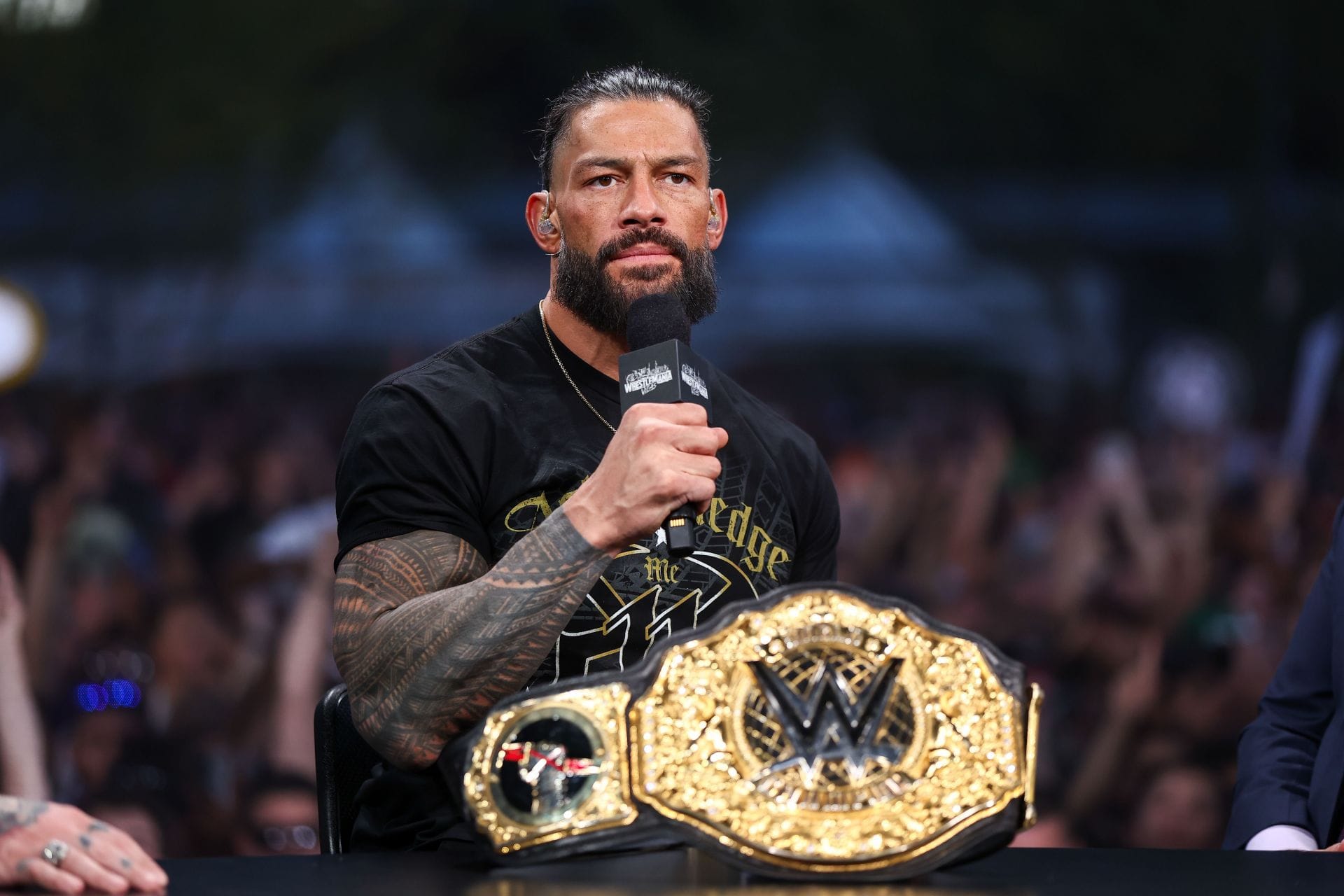 Roman Reigns reacts to two more Samoan champions after his World Heavyweight Title win