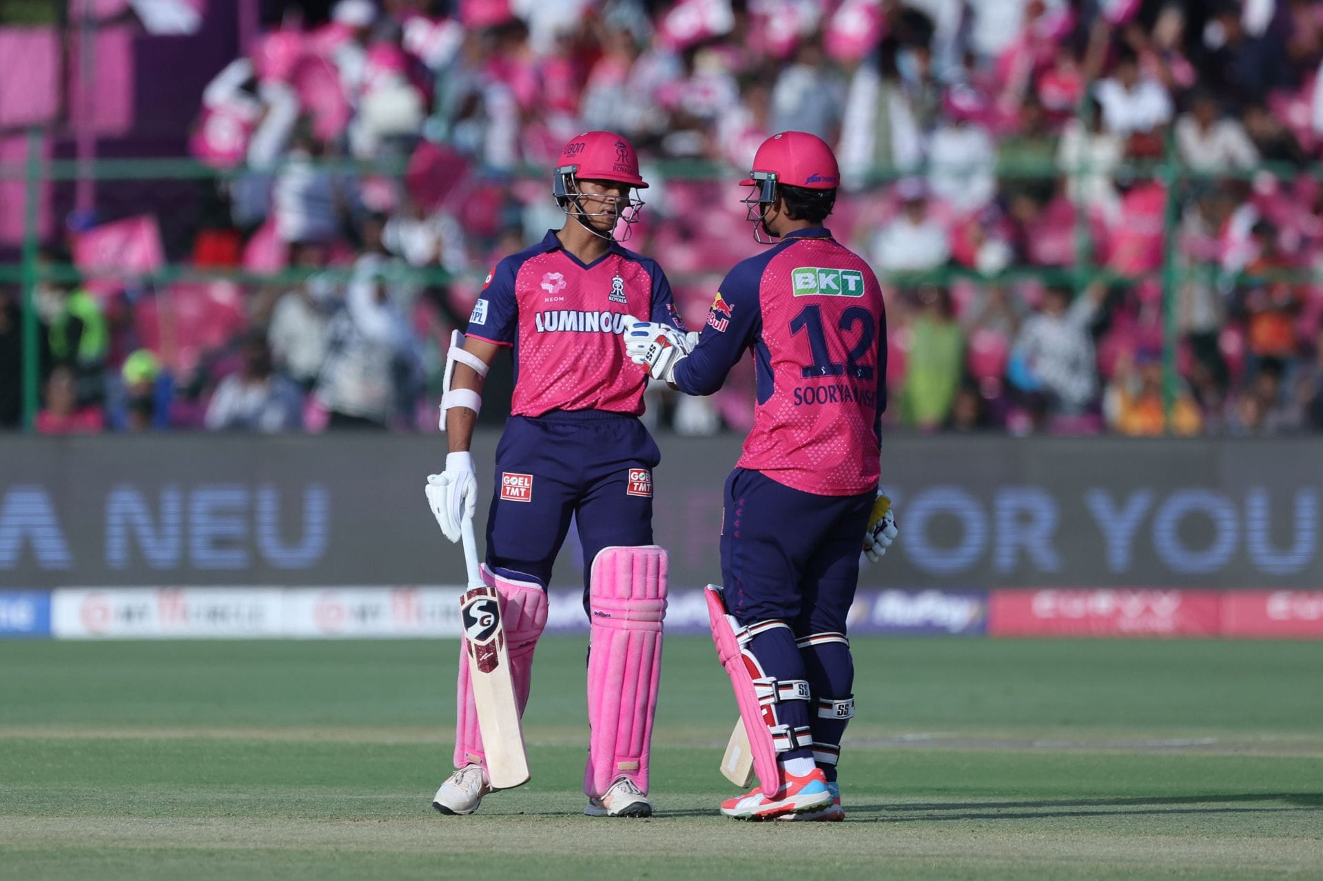 Vaibhav Sooryavanshi vs Yashasvi Jaiswal - Comparing their stats after 16 IPL matches