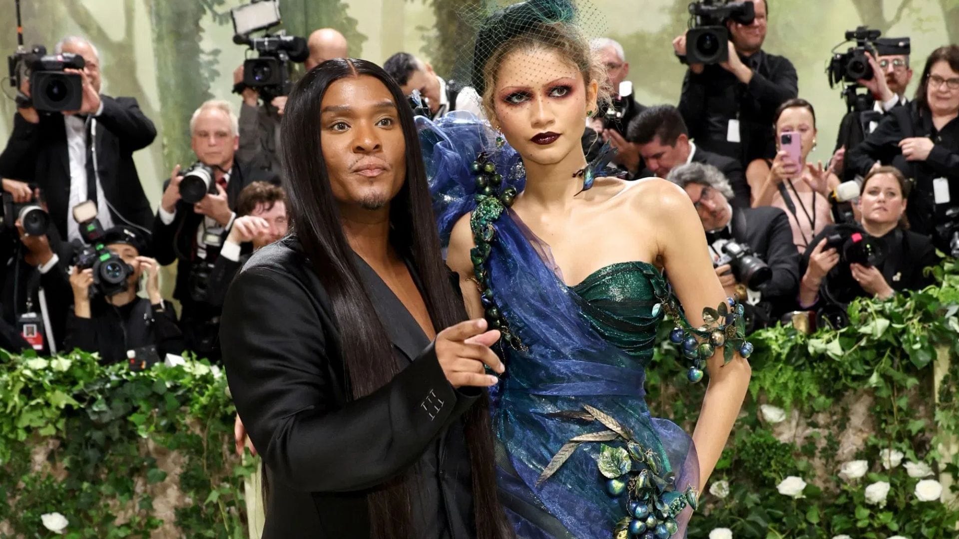 Perez Hilton predicts "Delta X Law Roach collaboration" after Zendaya's stylist complains about his first class airline seats: Details explored