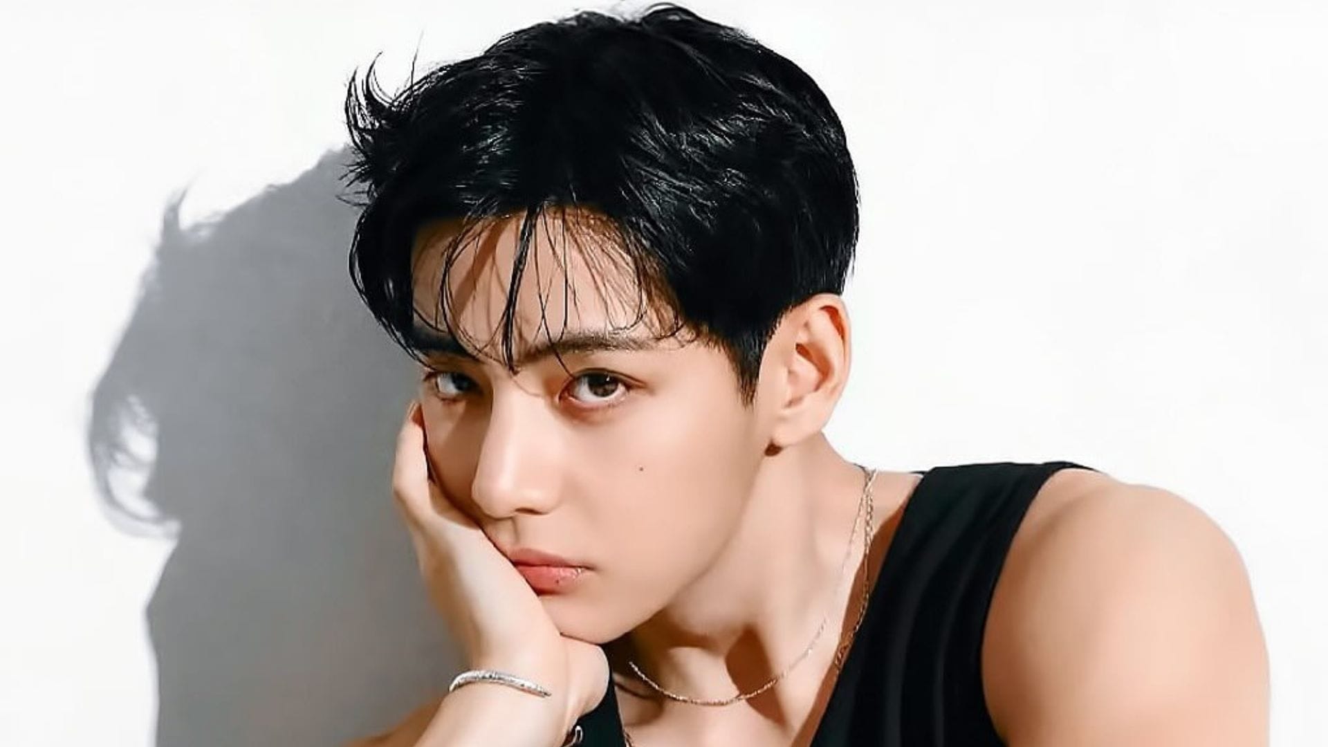 "Disgusting thing to share" - Fans react after ex-military junior's cousin spills private details about BTS' Taehyung