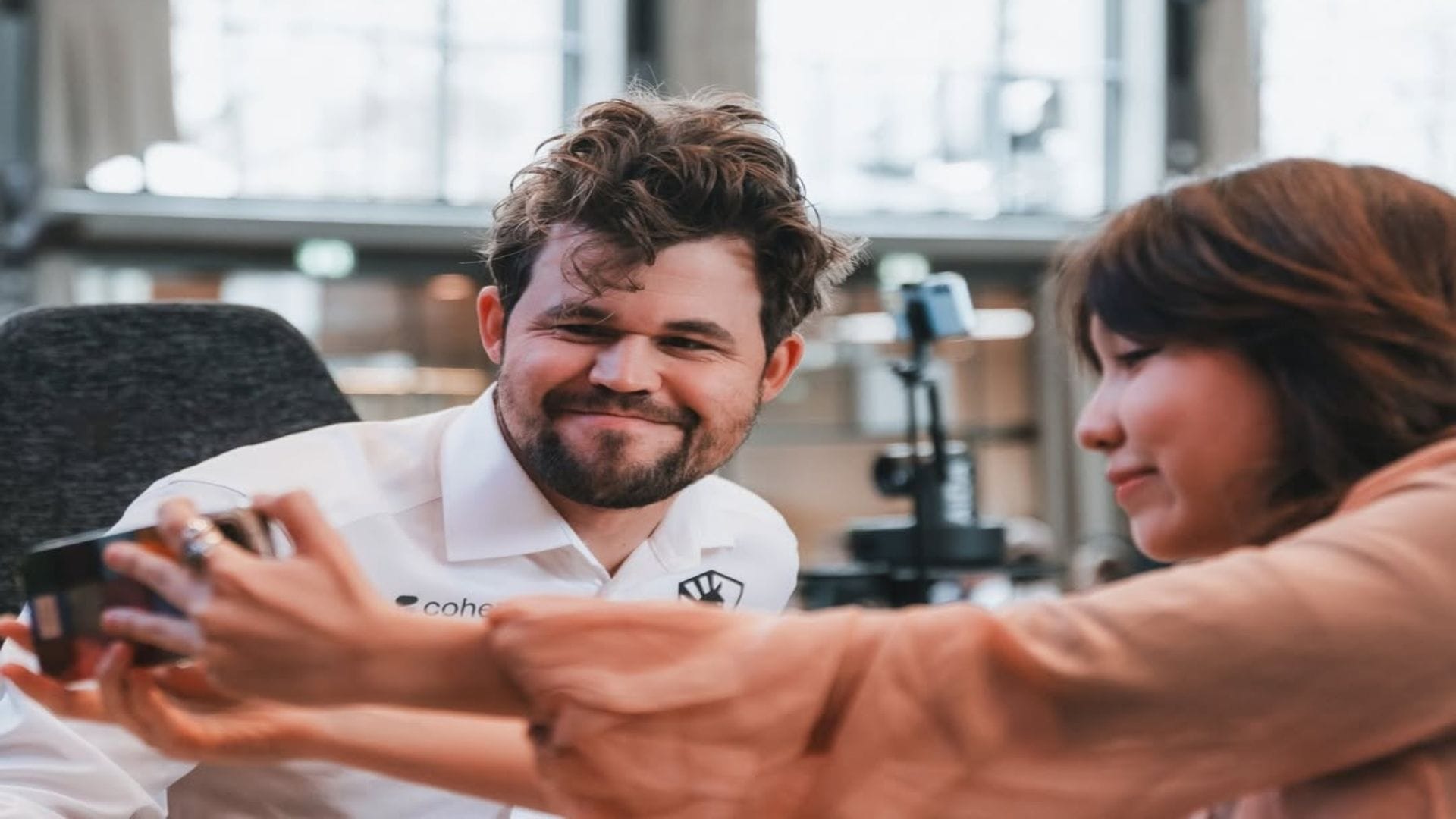 Magnus Carlsen and Alua Nurman's selfie and alleged snitching situation: What exactly happened?
