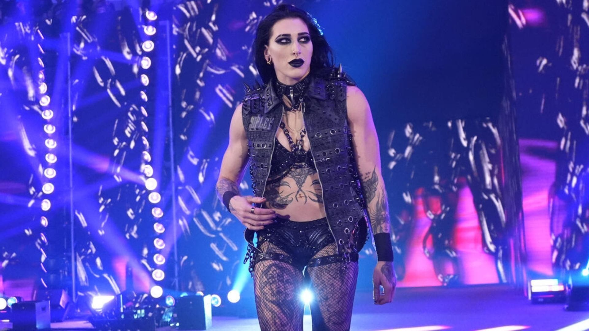 "I don’t know if I’m a pro" - Rhea Ripley recalls viral WWE moment with male superstar